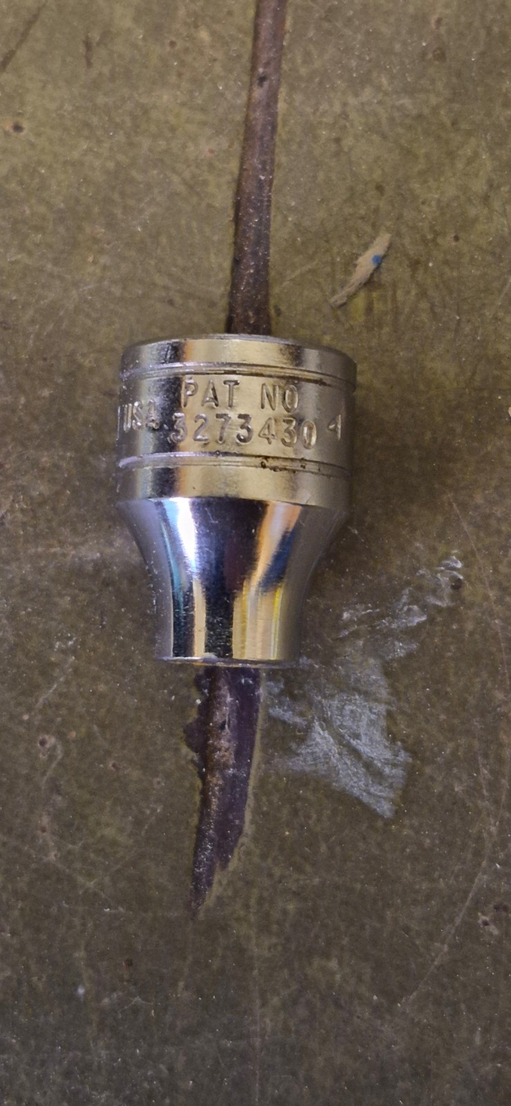 Snap-on F081 3/8″ drive 12-point SAE 1/4″ Flank drive shallow socket