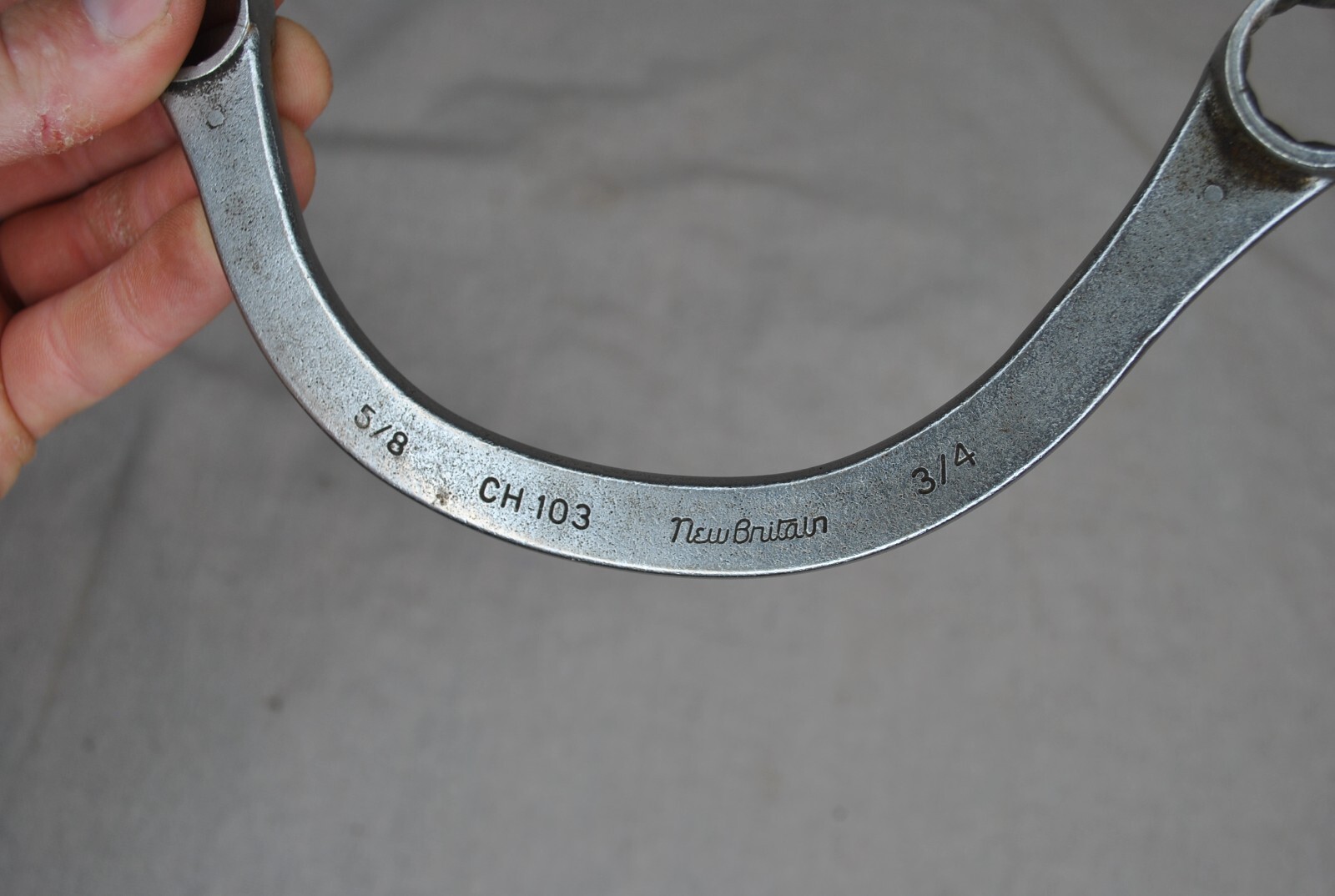 New Britain USA CH-103 Half Moon Manifold / Obstruction 5/8 x 3/4 Wrench