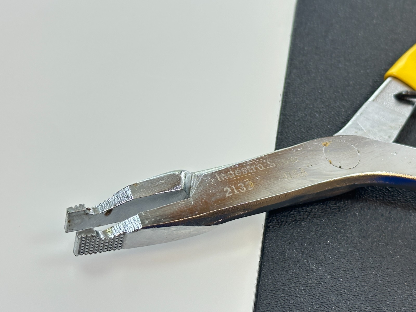 Indestro Tools USA Super 2132 YELLOW GRIP (Rare) Snap-Ring Pliers NEW Old Stock
