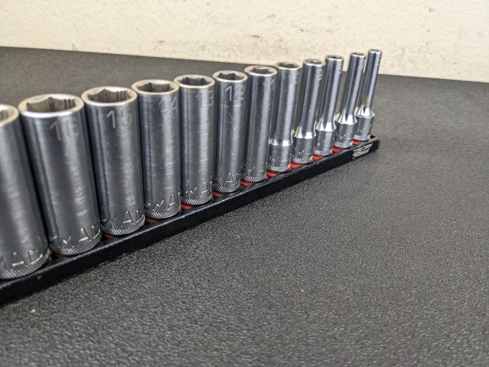 #bo801 Mac Tools 14pc SXDM146BRPT Metric Deep Non-Slip Set 6PT 3/8″ Drive