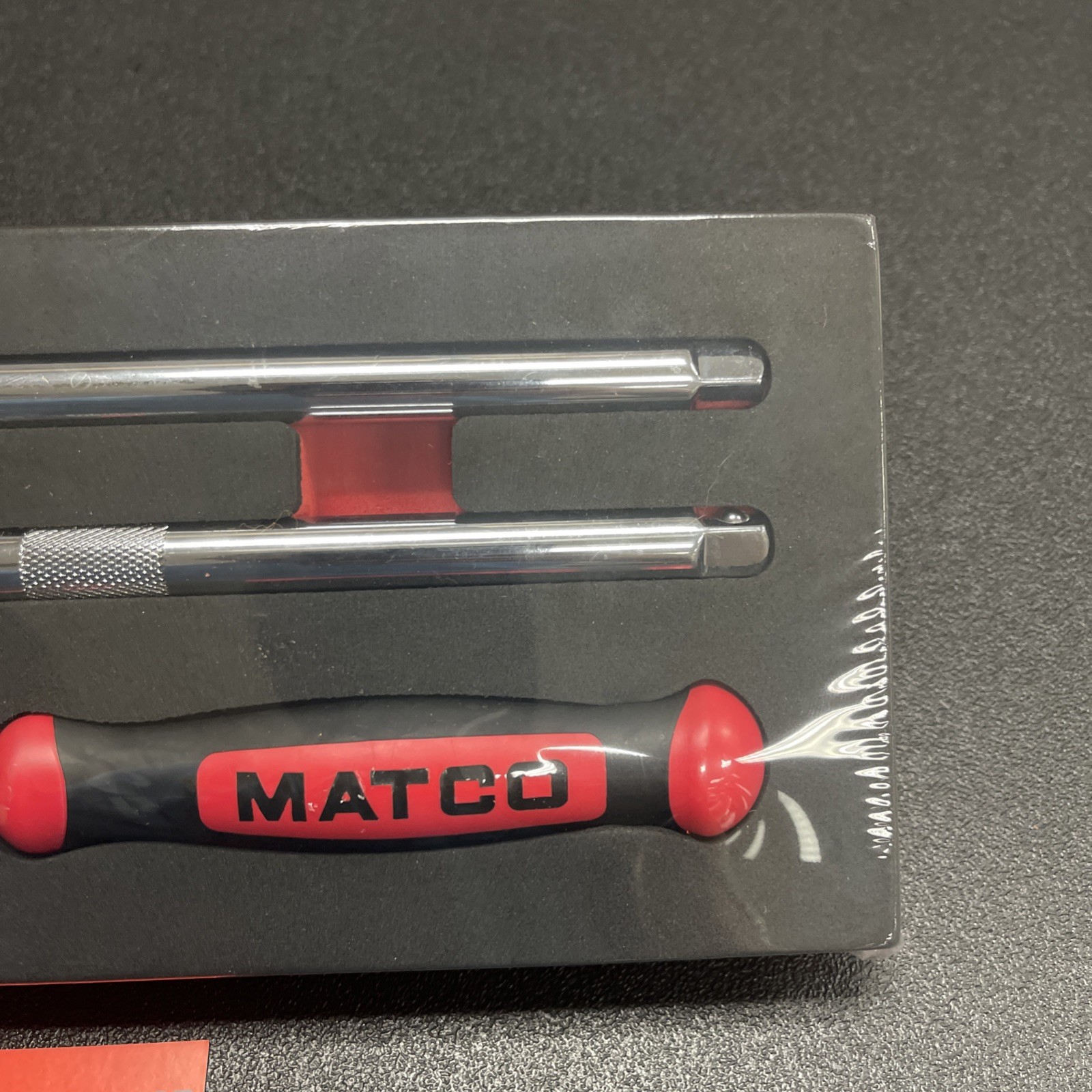Matco Tools 3/8″ Drive Locking Flex Ratchet + Extensions Foam Set Red BFR128SETR