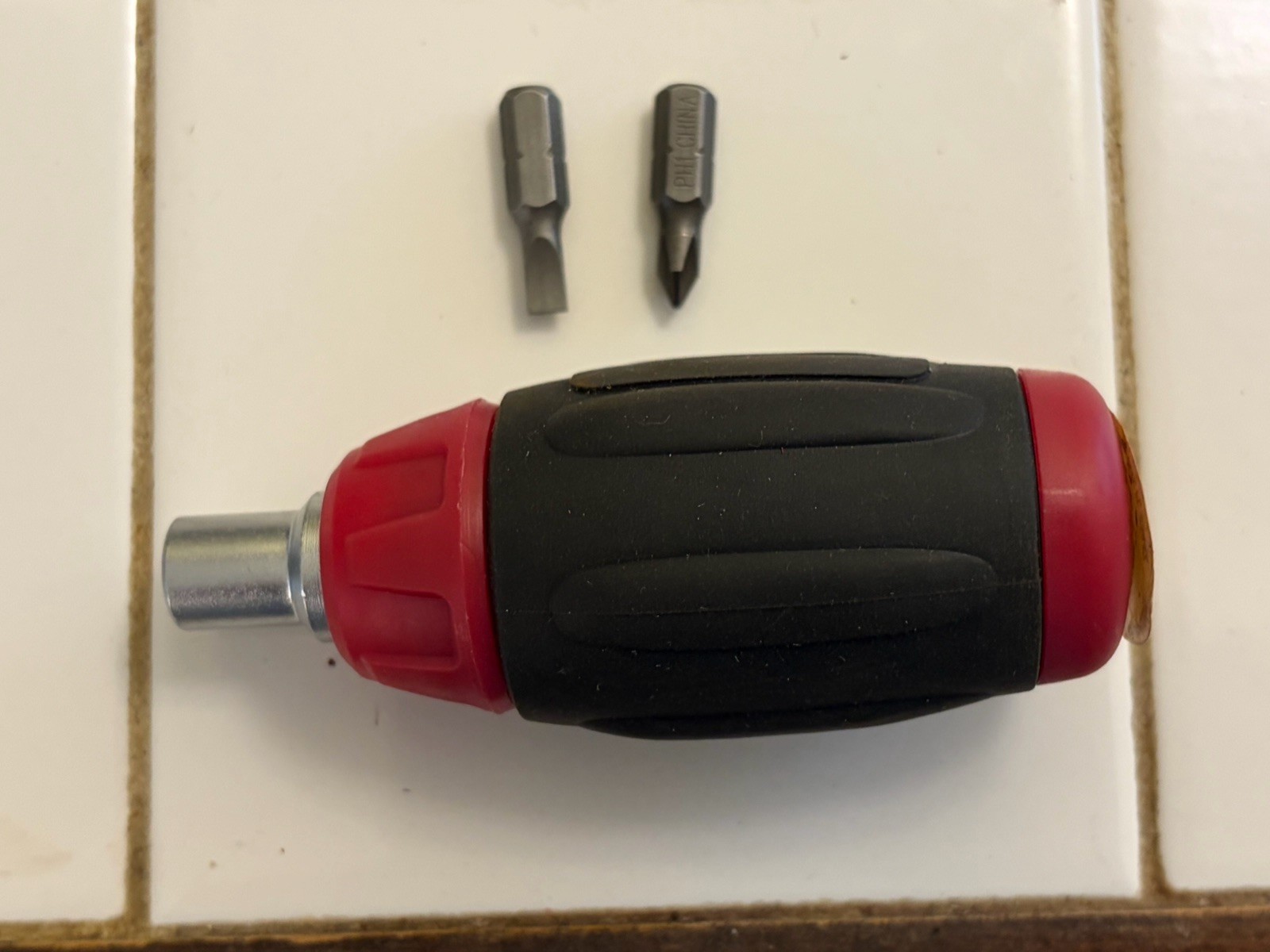 Iron Bridge Tools Inc 4” Screwdriver w/ 2 Bits Inside USA