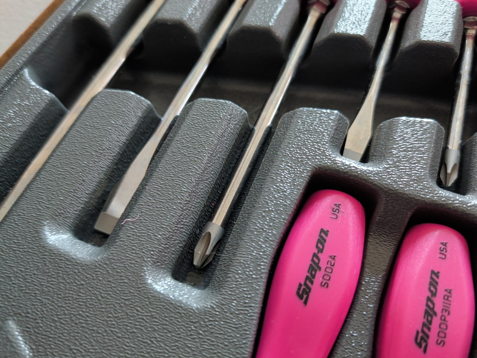 New Snap-on™ Pearl Pink Hard Handled 7-piece Screwdriver Set SDDX70APP