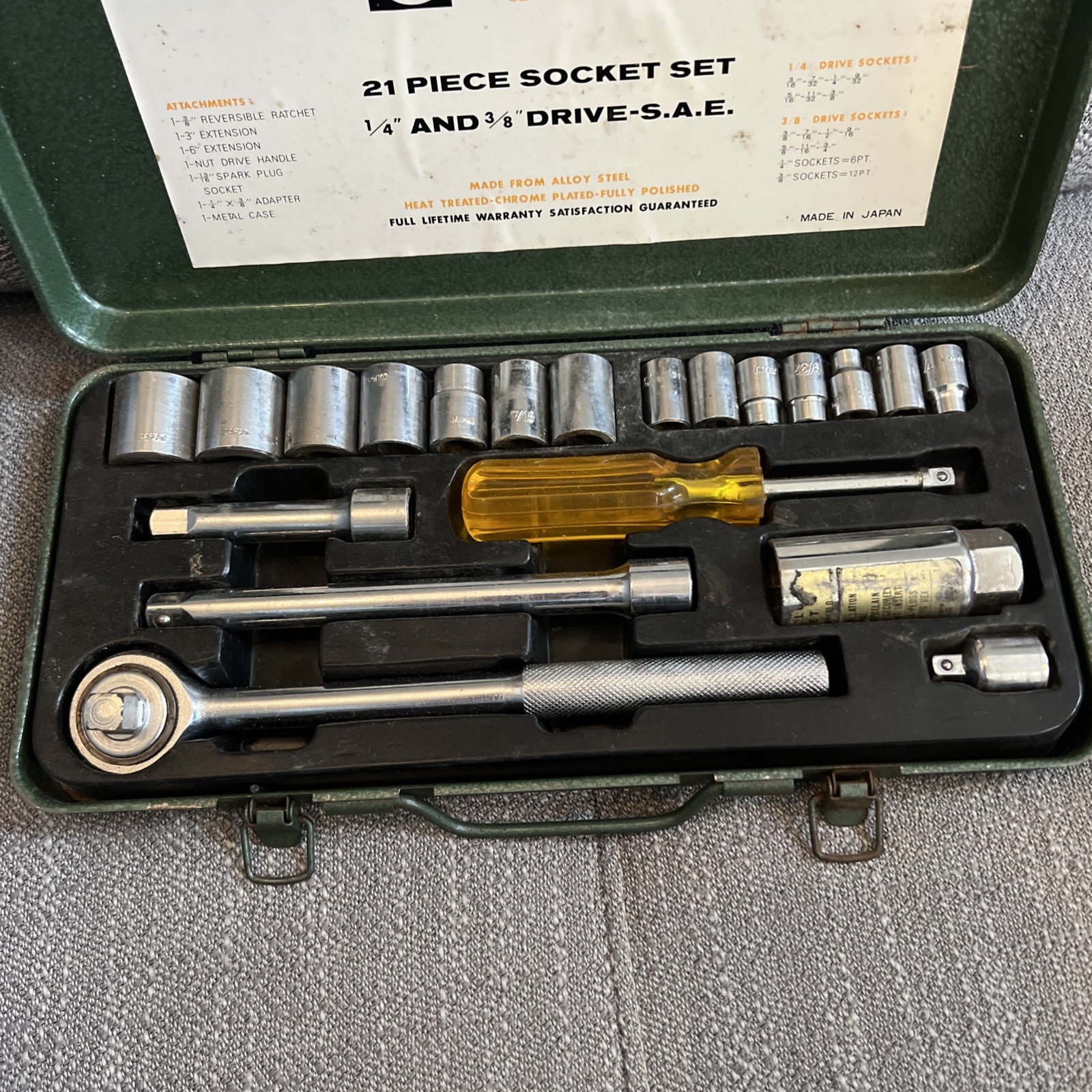 Vintage Continental 21 Piece Socket Set Tools Heavy Duty 1/4 And 3/8 Drive S.A.E