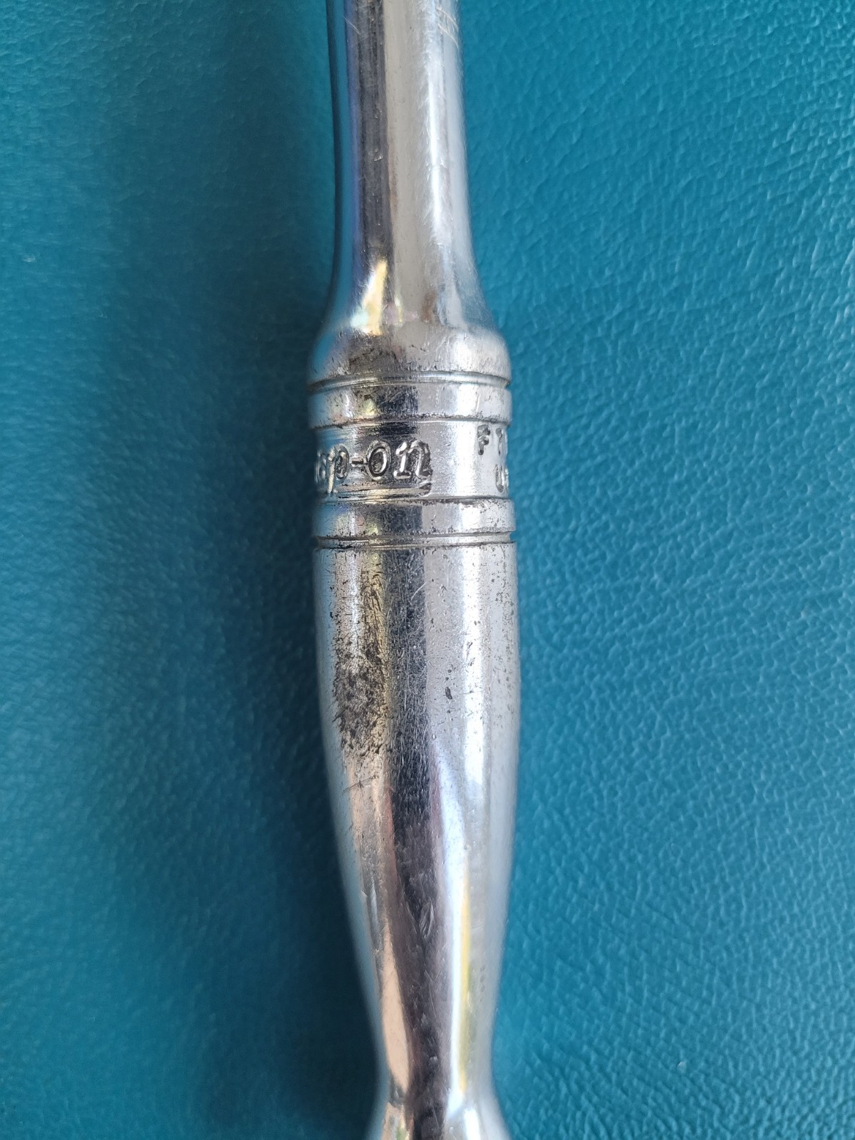 Snap-On Ratchet 3/8″ Drive 11″ Standard Grip Flex Head. F711A