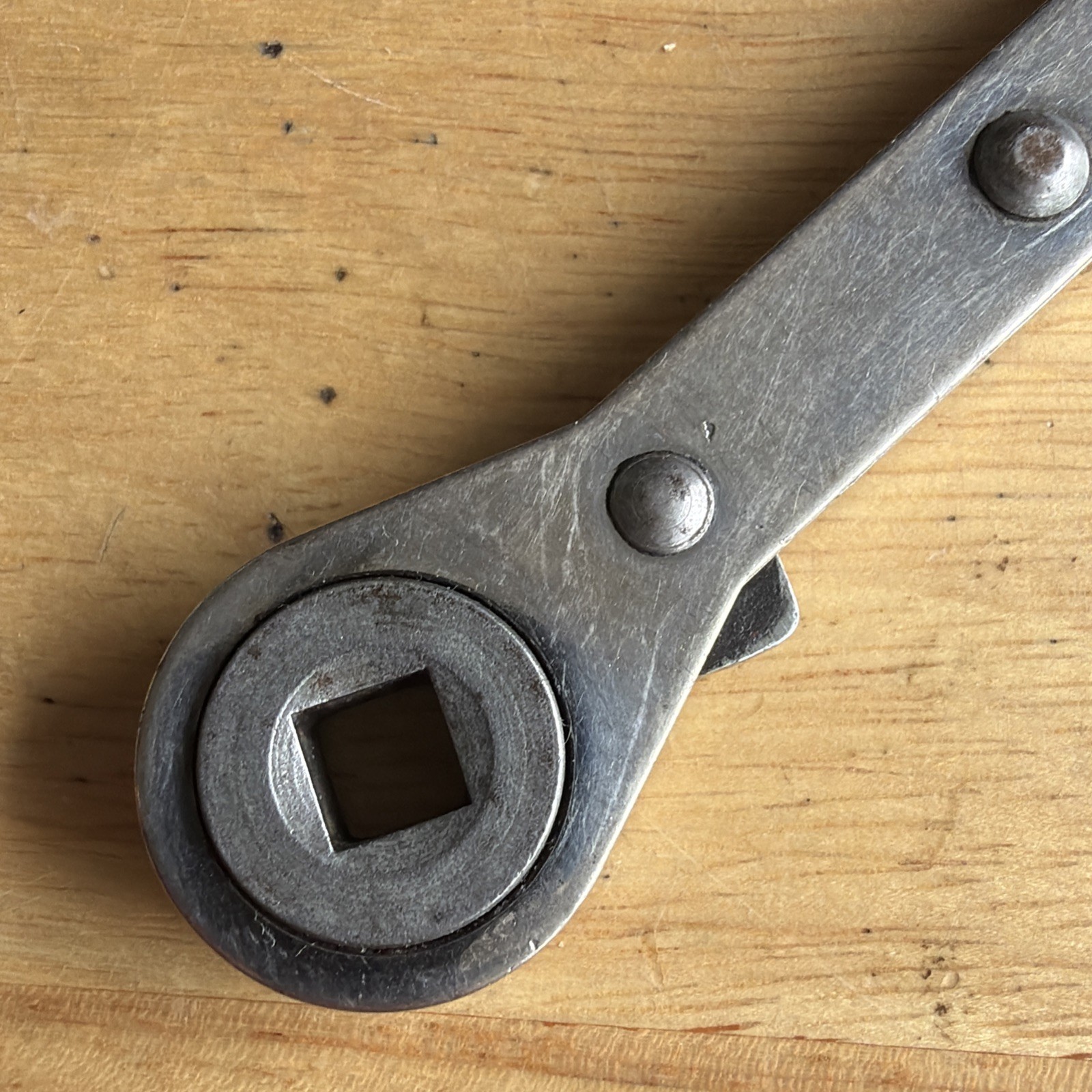 New Britain 1/4″ Square Ratcheting x 9/16″ 6 Point Fixed Box End Wrench RW40 USA