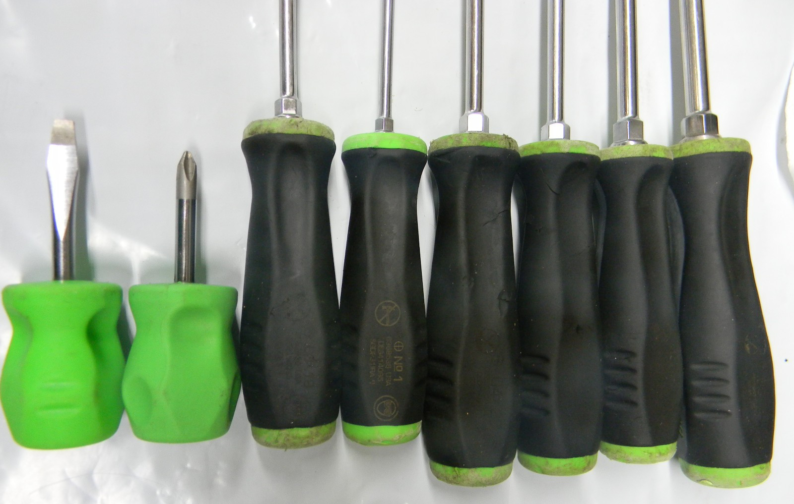 SNAP-ON 8PC GREEN SOFT GRIP COMBINATION DRIVE SCREWDRIVER SET #SGDX80BG
