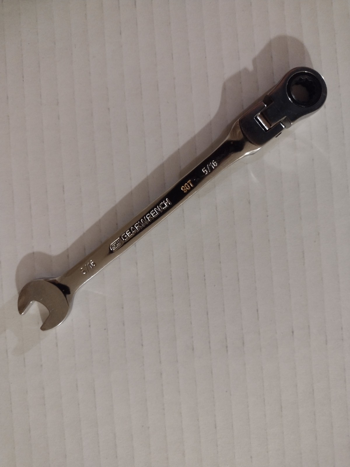 GearWrench 86782: 12-Point 5/16″ Flex Head 90T Ratcheting Combination SAE Wrench