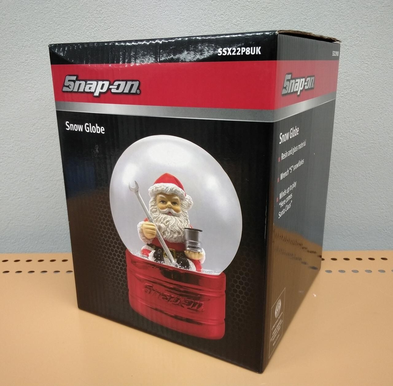 snap on collectables musical snow globe here comes santa claus new and boxed JP