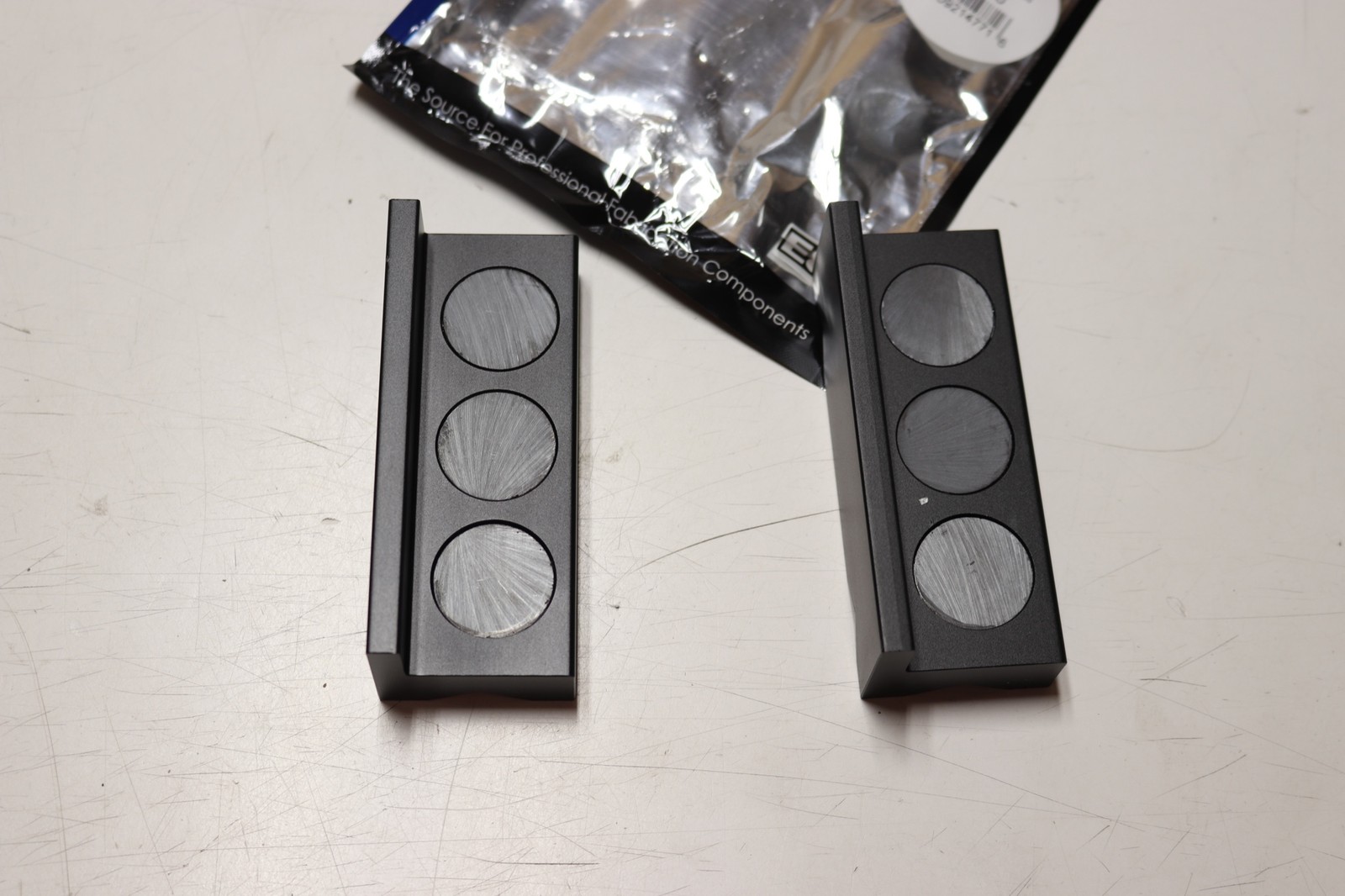 Vibrant Performance Billet Aluminum Magnetic Vise Jaws Tool for AN Fittings