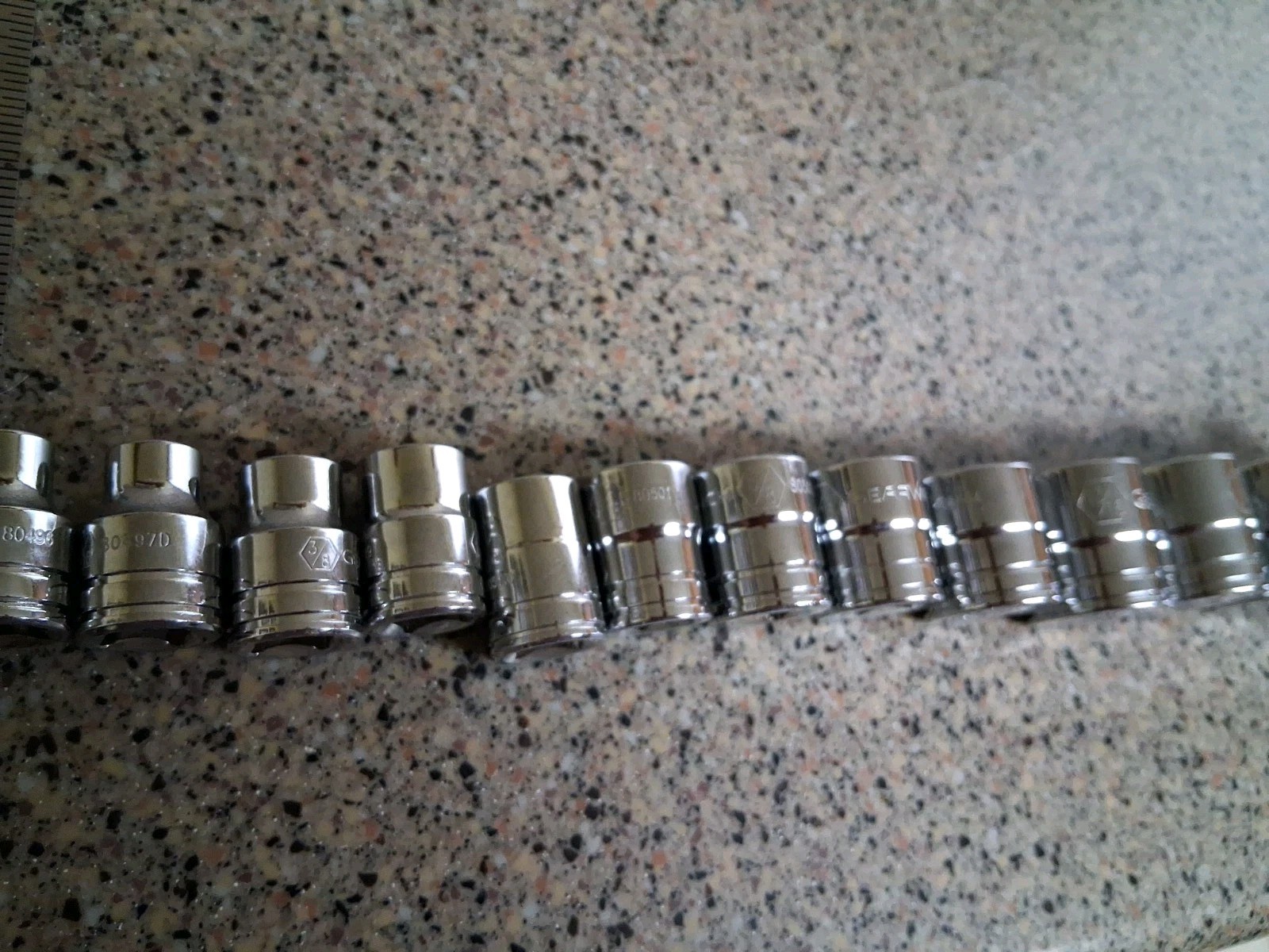 GEARWRENCH 13 Pc. 3/8 Drive 12 Pt. Shallow Socket Set, SAE 1/4-1″ Easy Read