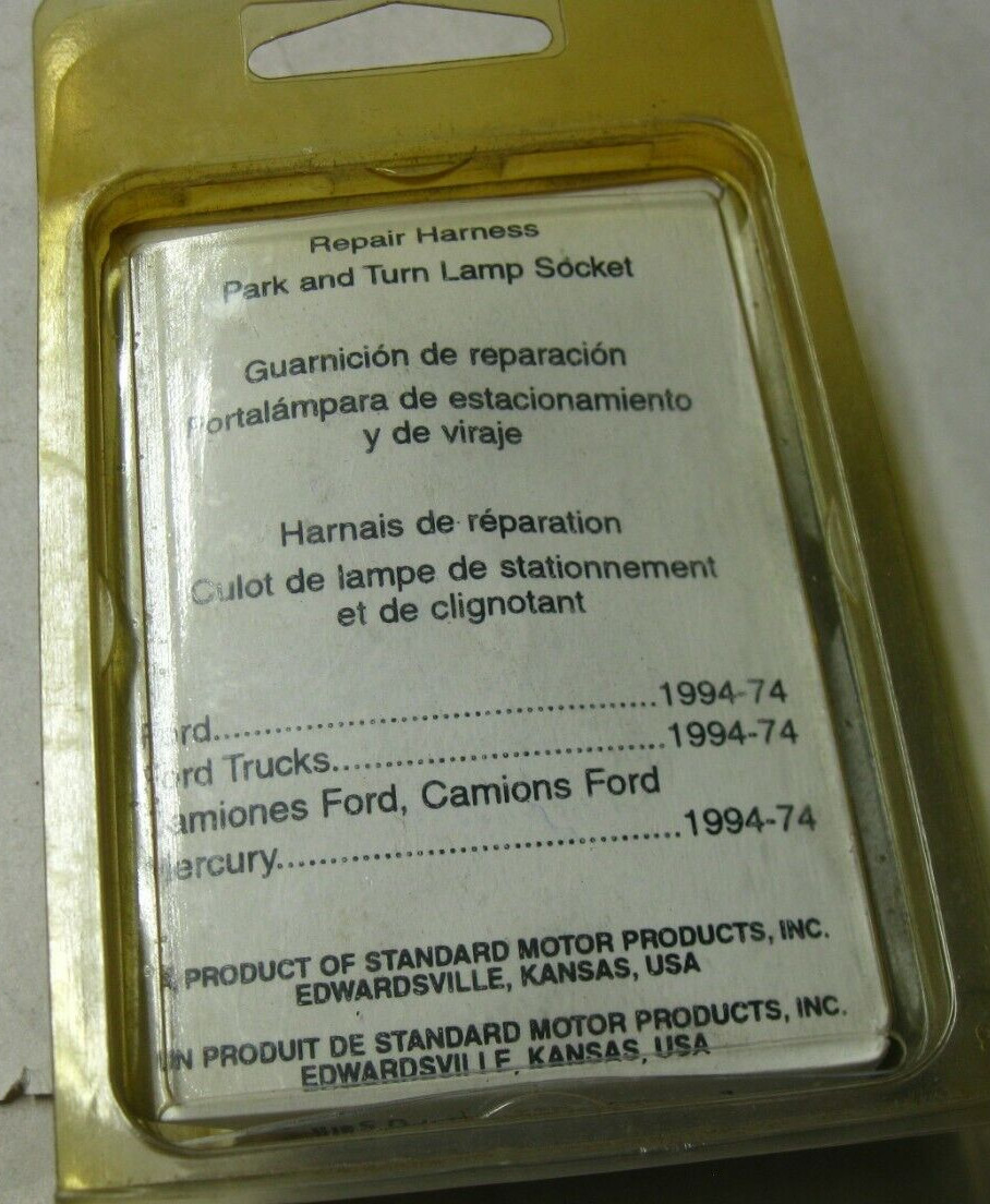 Standard S-626 repair harness, park and turn signal lamp socket (Ford)
