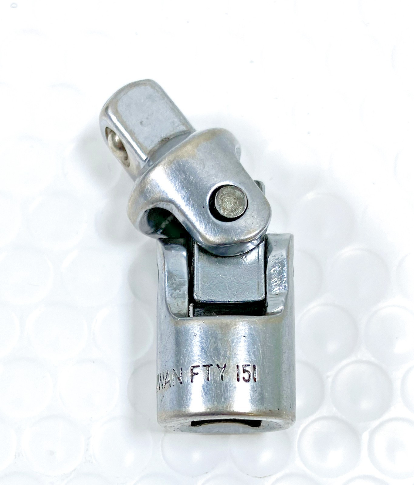 Craftsman 7-Piece 3/8 Drive SAE 12 pt Swivel Flexible Socket 3/8 to 3/4″ Set