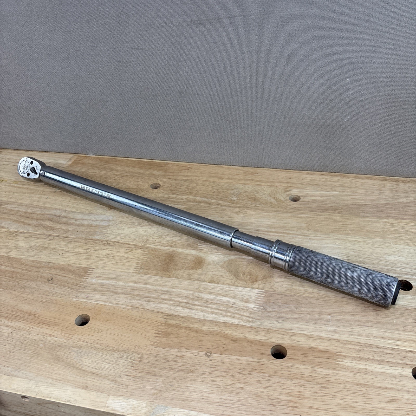 Snap-on Brutus 3R250D 1/2″ Click-Type Torque Wrench – (50-250lbs)