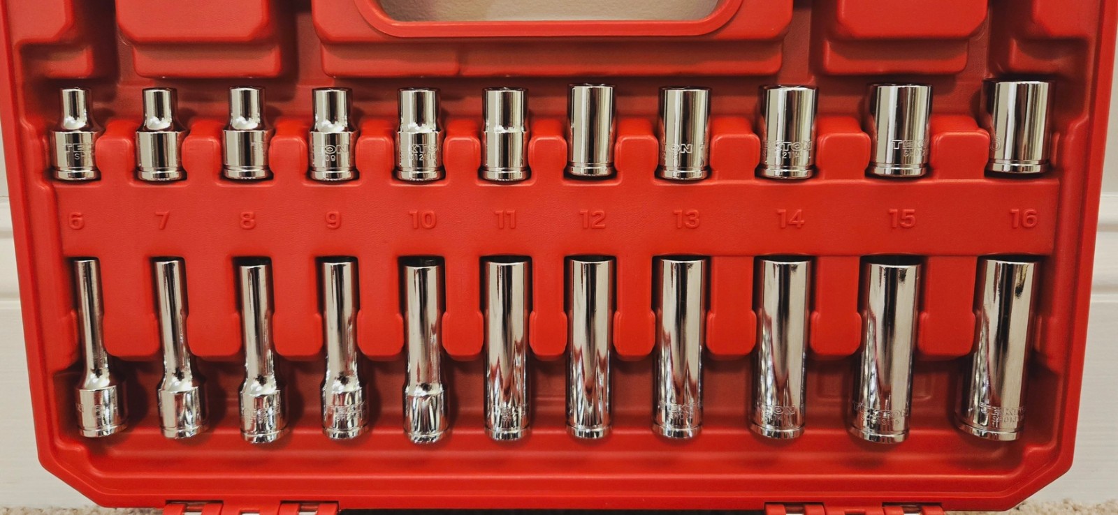 Tekton 3/8 Inch Drive 6-Point Socket & Ratchet Set, 42-Piece (6-24 mm) SKT15201