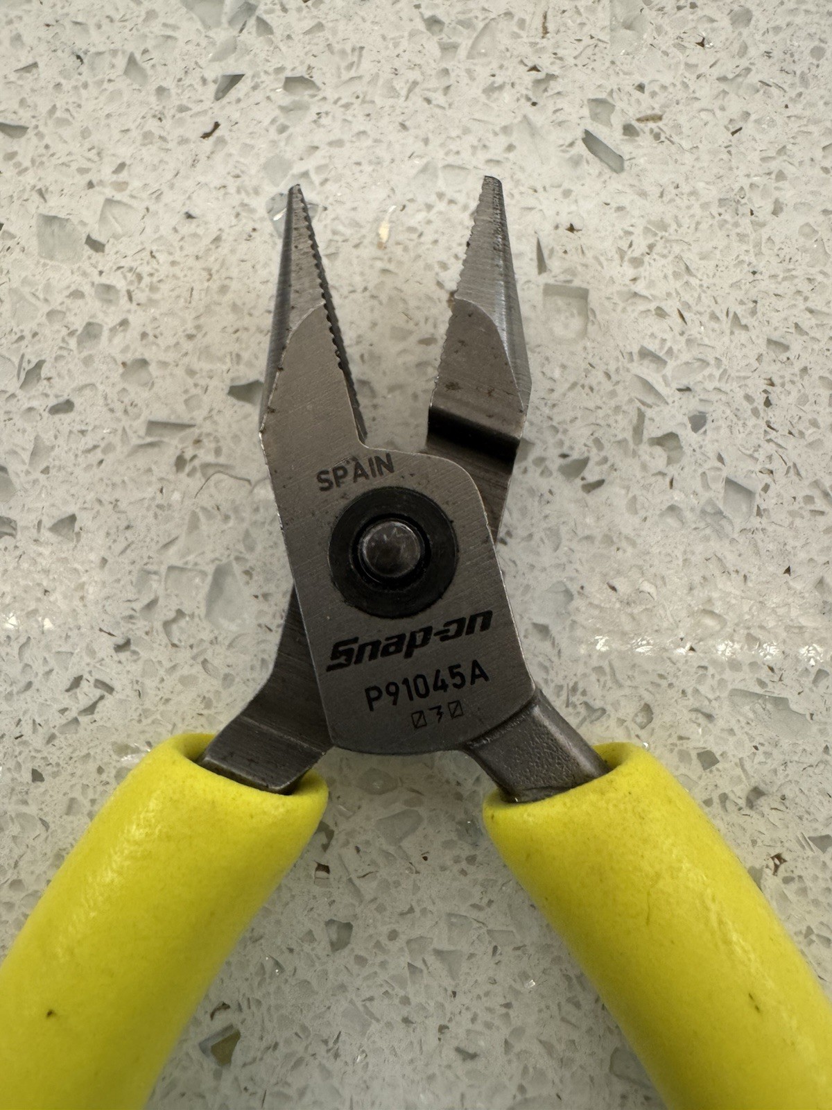 Snap-on Tools SPAIN HIVIZ 4-1/2″ Soft Snipe Nose Precision Pliers P91045AHV