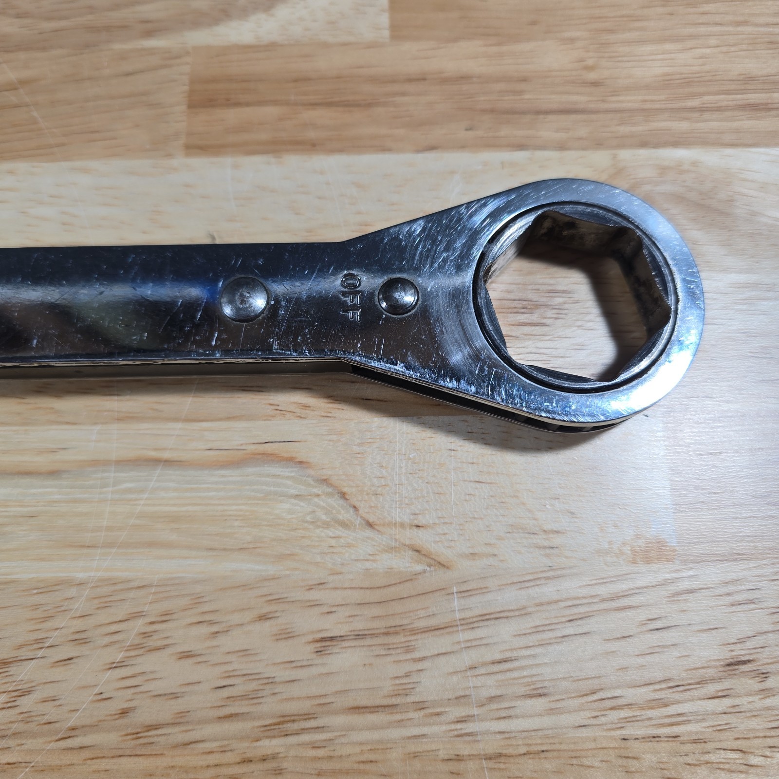 Snap On R3840 1-3/16–1-1/4″ 6-Point SAE 0° Offset Ratcheting Box Wrench