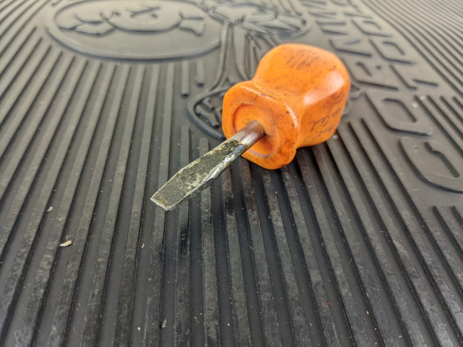 #as949 Snap On SDD1 Stubby Screwdriver Flat Tip-Orange Hard Handle