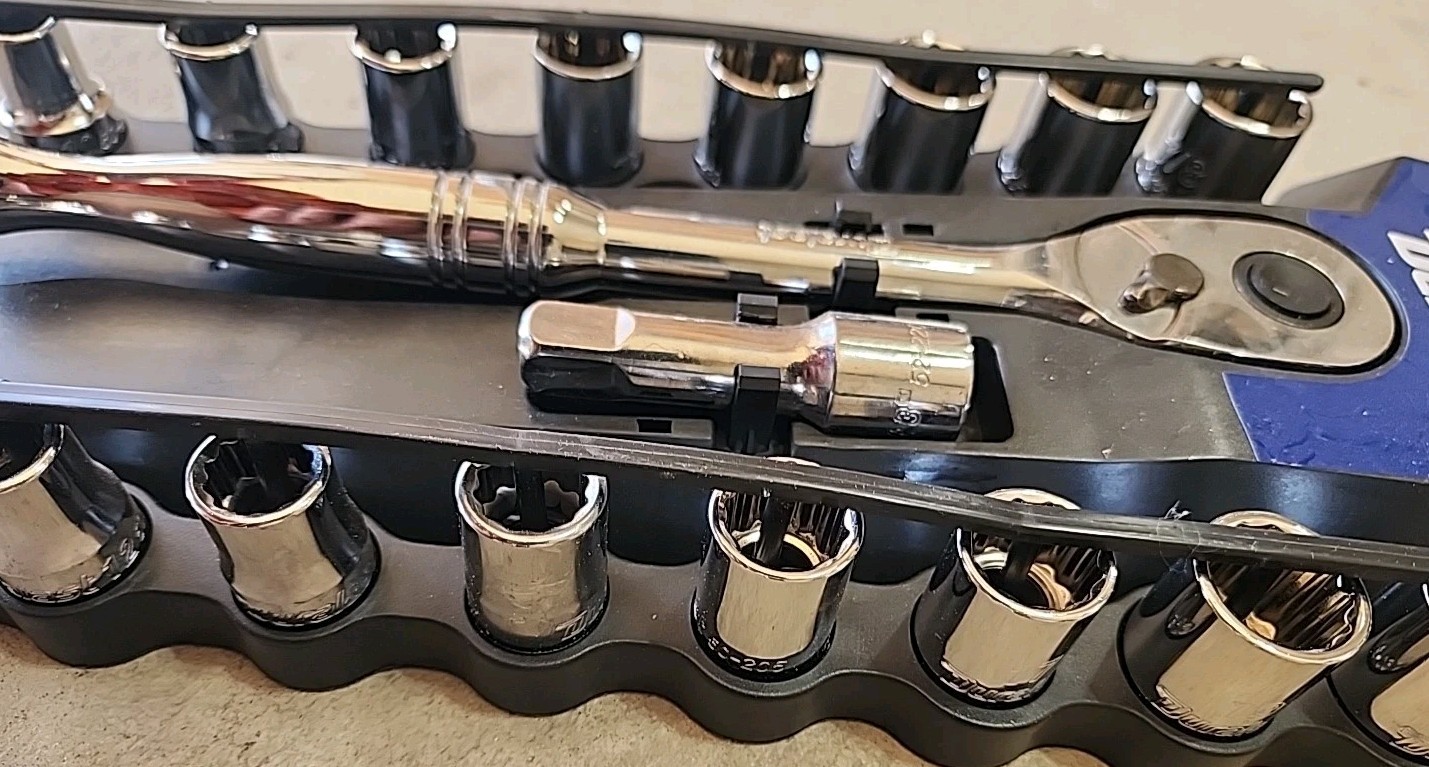 New Duralast 18 Piece 12 Point Socket Set 1/2″ Drive 61-200