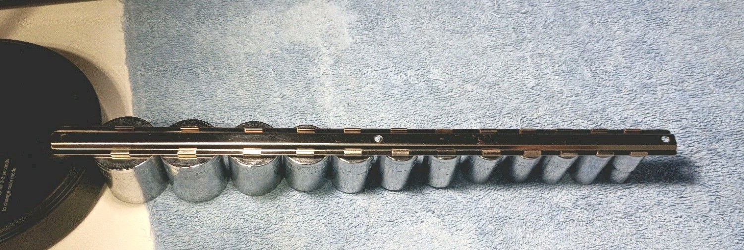 Craftsman 1/2″ Dr. Chrome 12pt Shallow Metric Socket Set, 14-32 MM., With Rail.