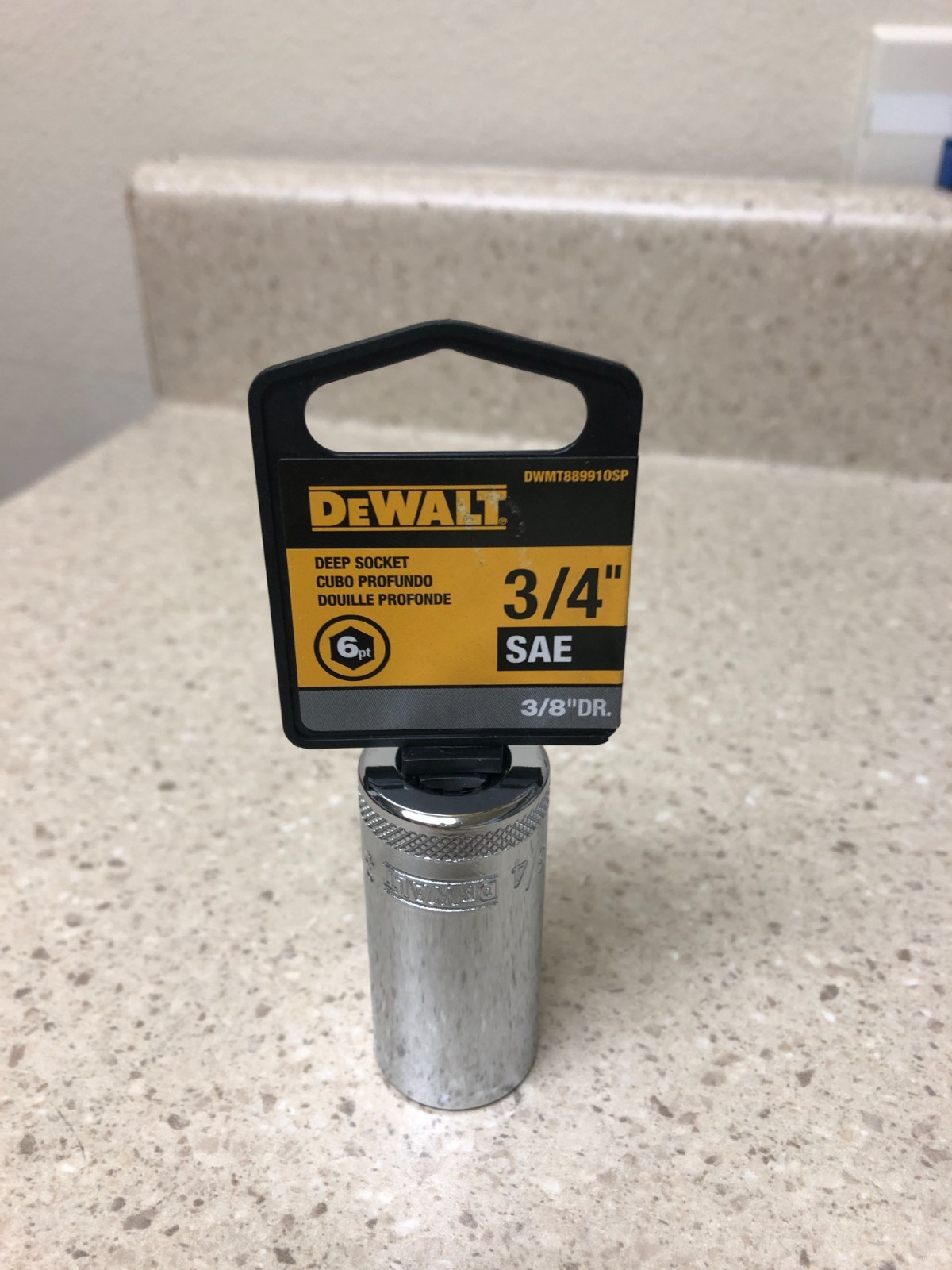 DeWalt 3/4 in. X 3/8 in. drive SAE 6 Point Deep Socket 1 pc