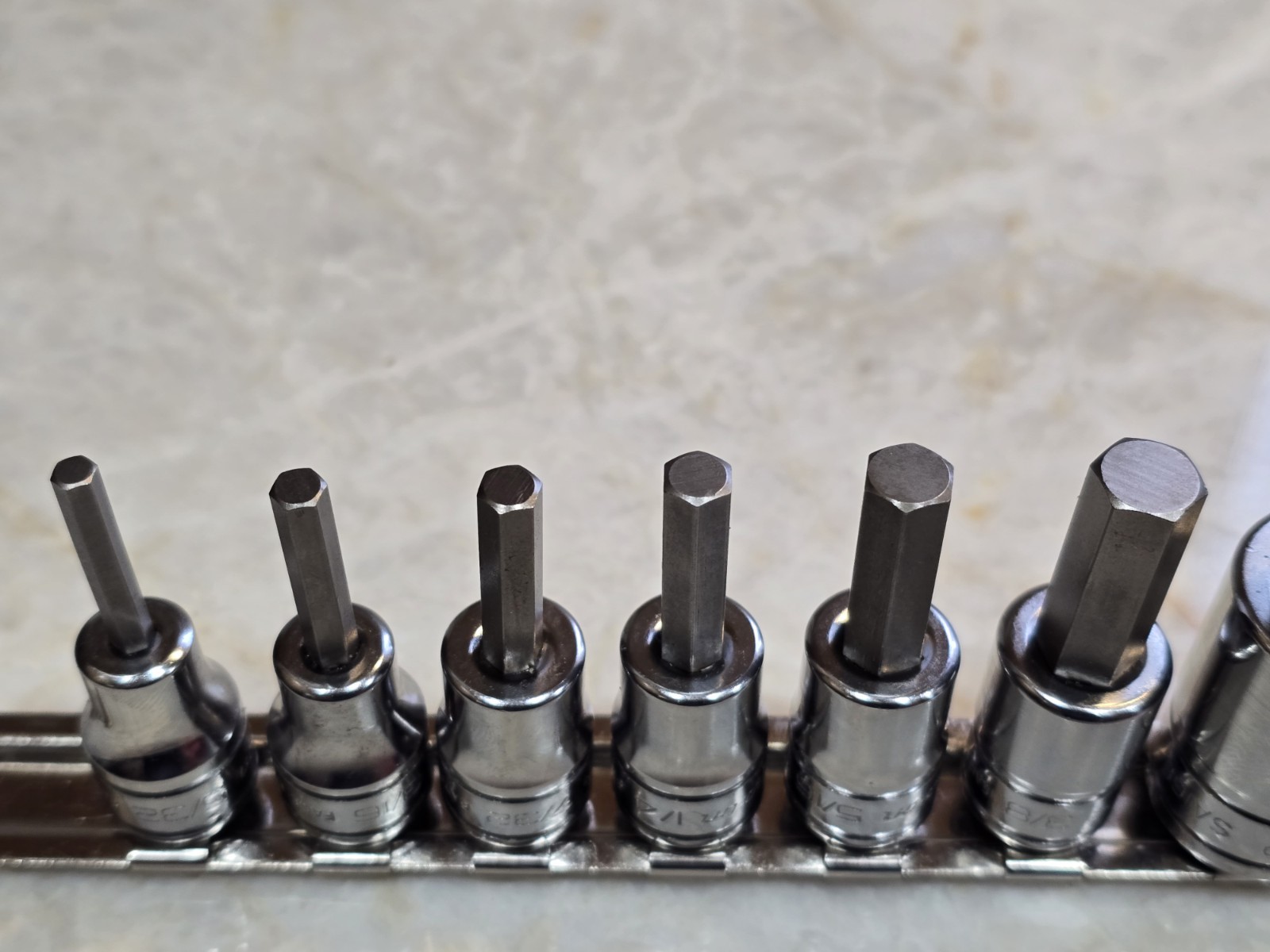 New Snap On 8pc – 3/8 & 1/2 Drive SAE Hex Bit Socket Set ( 5/32 – 9/16 )