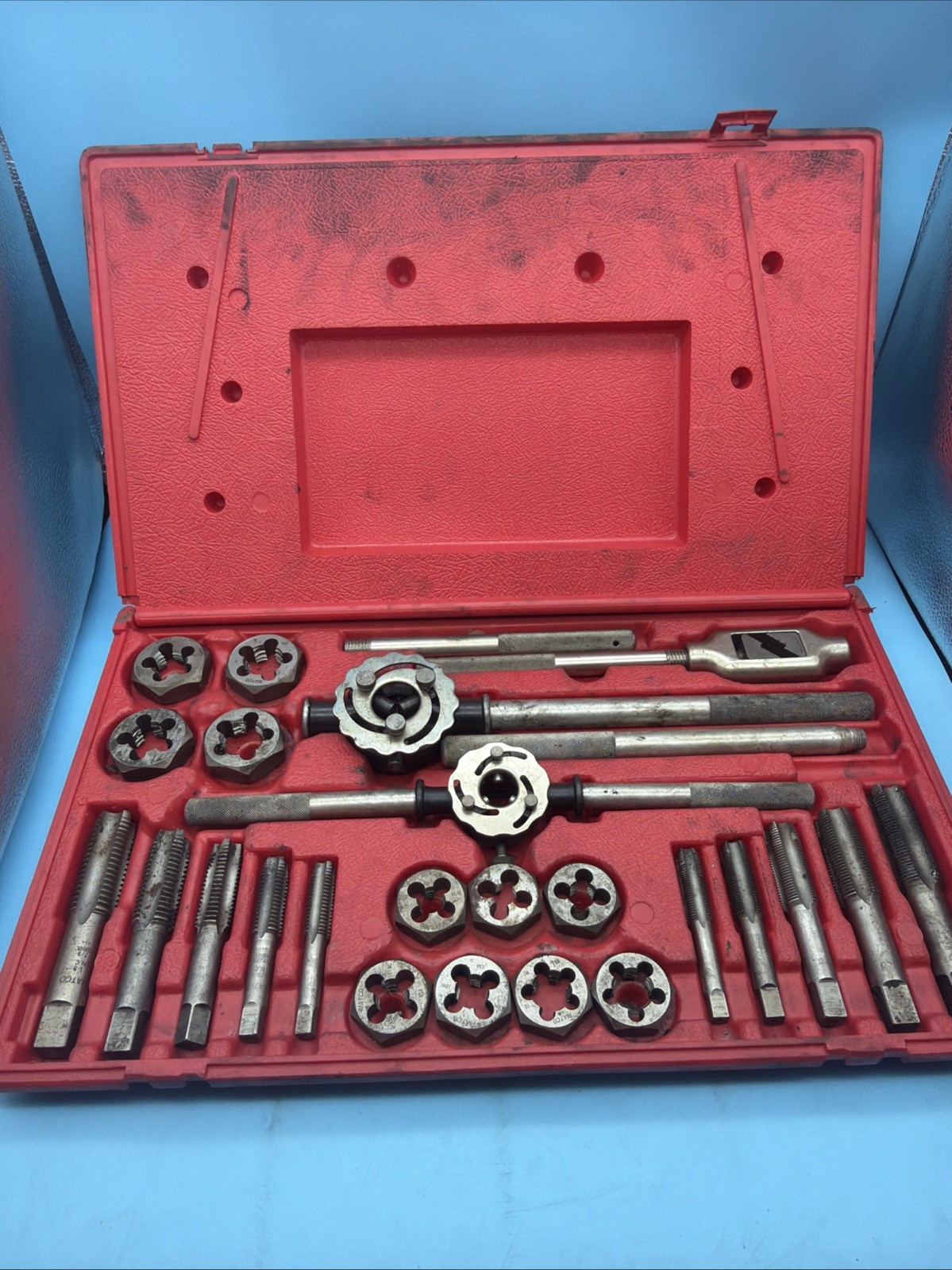 Matco 25 Piece Tap & Die Set SAE 9/16 To 1” Coarse & Fine Tool Set Threading Set