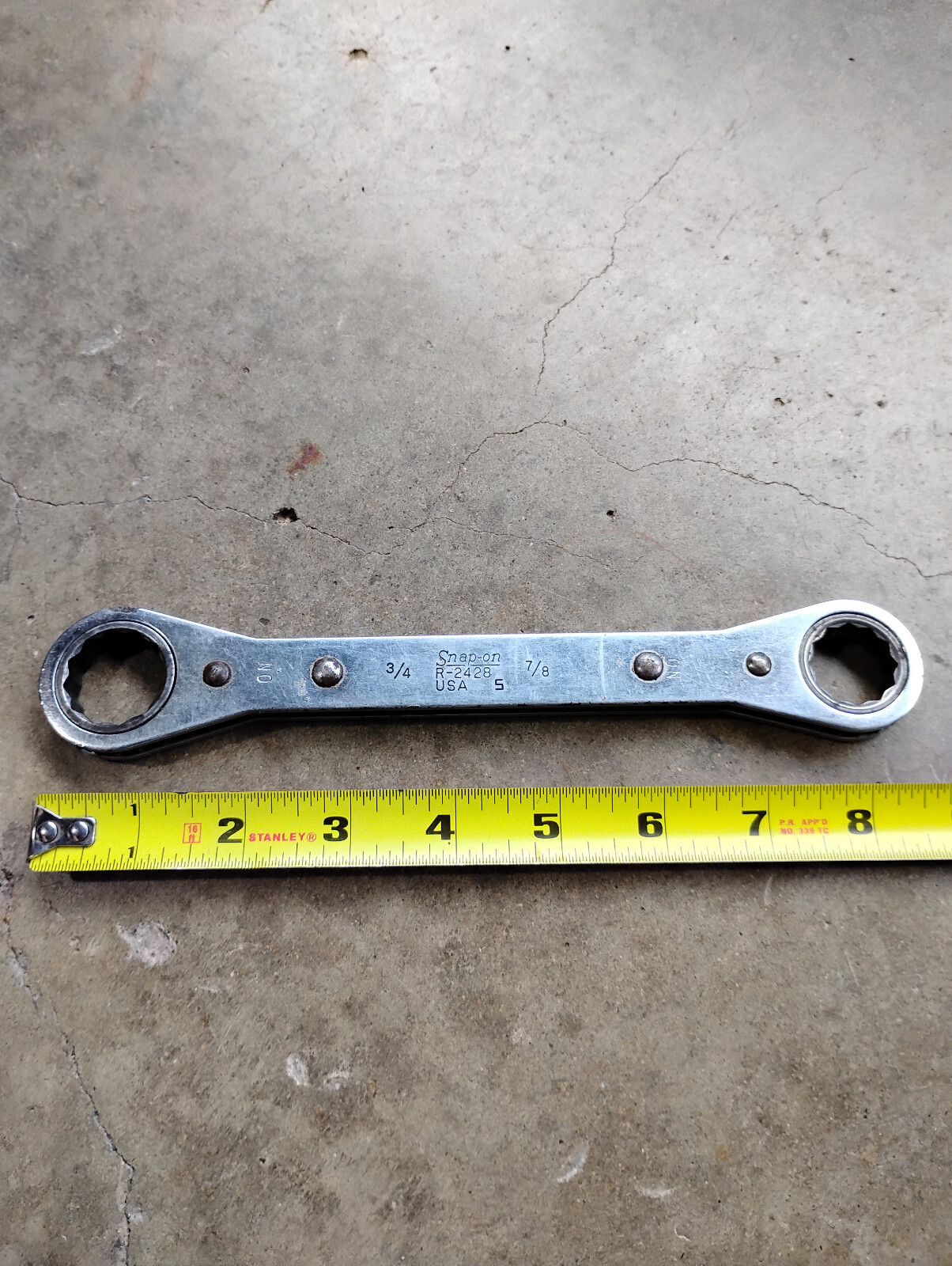 Snap-On Tools R2428 12 Point 3/4″ – 7/8″ Double Box End Ratcheting Wrench
