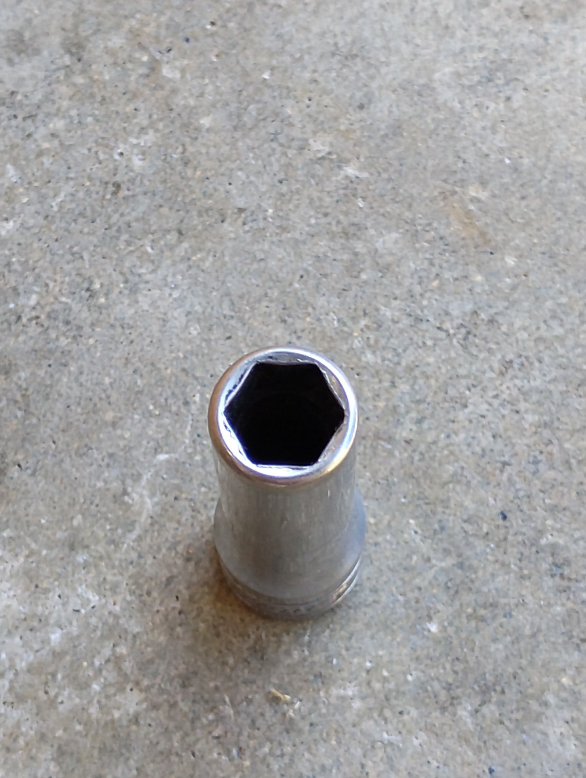 Snap On 3/8″ Drive 3/8″ 6PT Deep Chrome Socket SFS121