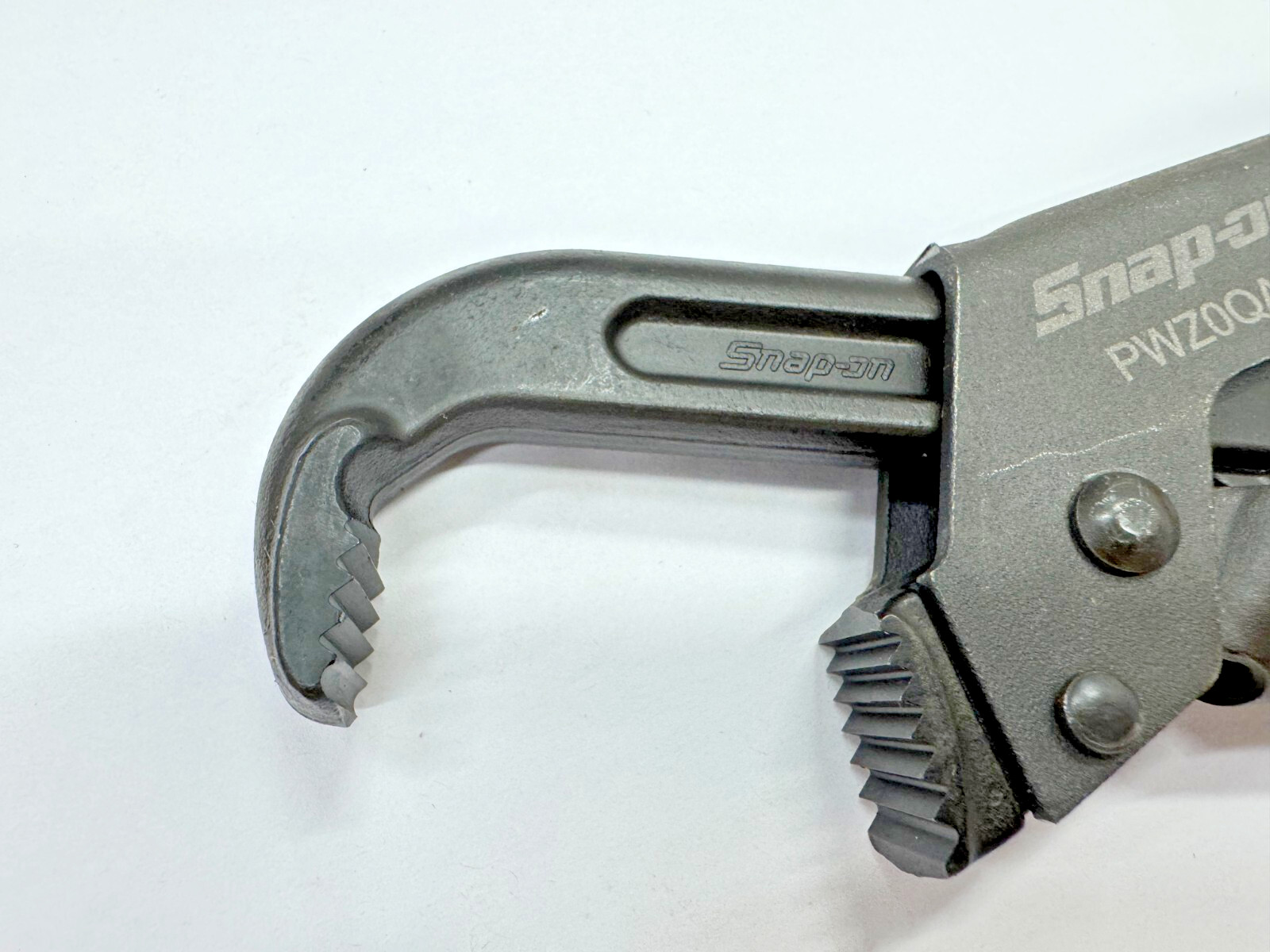 Snap-on Tools NEW ORANGE 8-5/8″ Soft Grip Quick Adjust Pliers Wrench PWZ0QAO