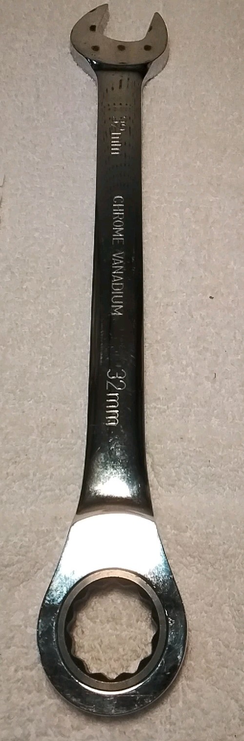 12528 TITAN TOOLS 32MM RATCHETING COMBO WRENCH 16″ LONG