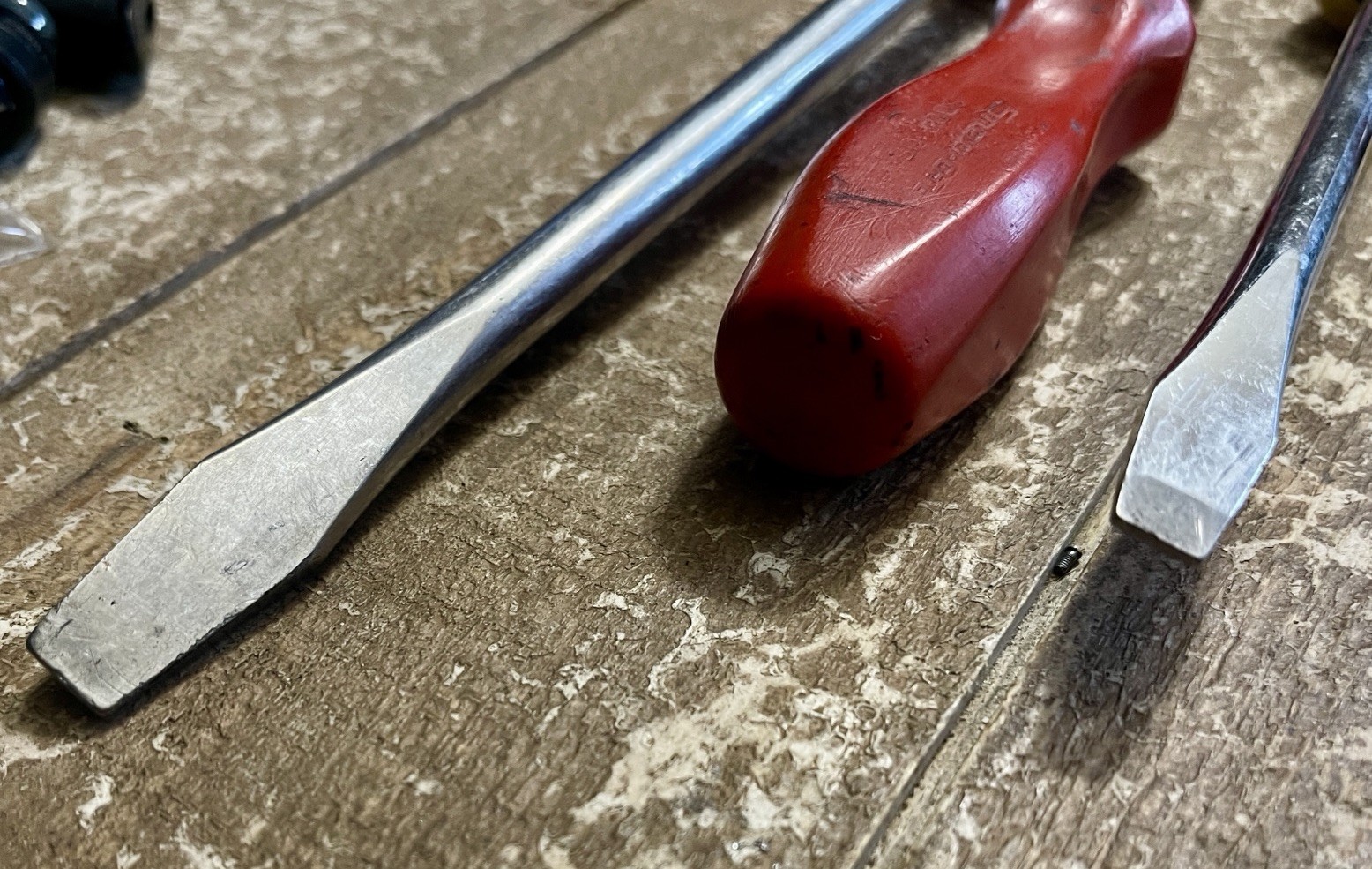 4 Snap On Flat Head Screwdrivers Red Yellow and Black USA Made
