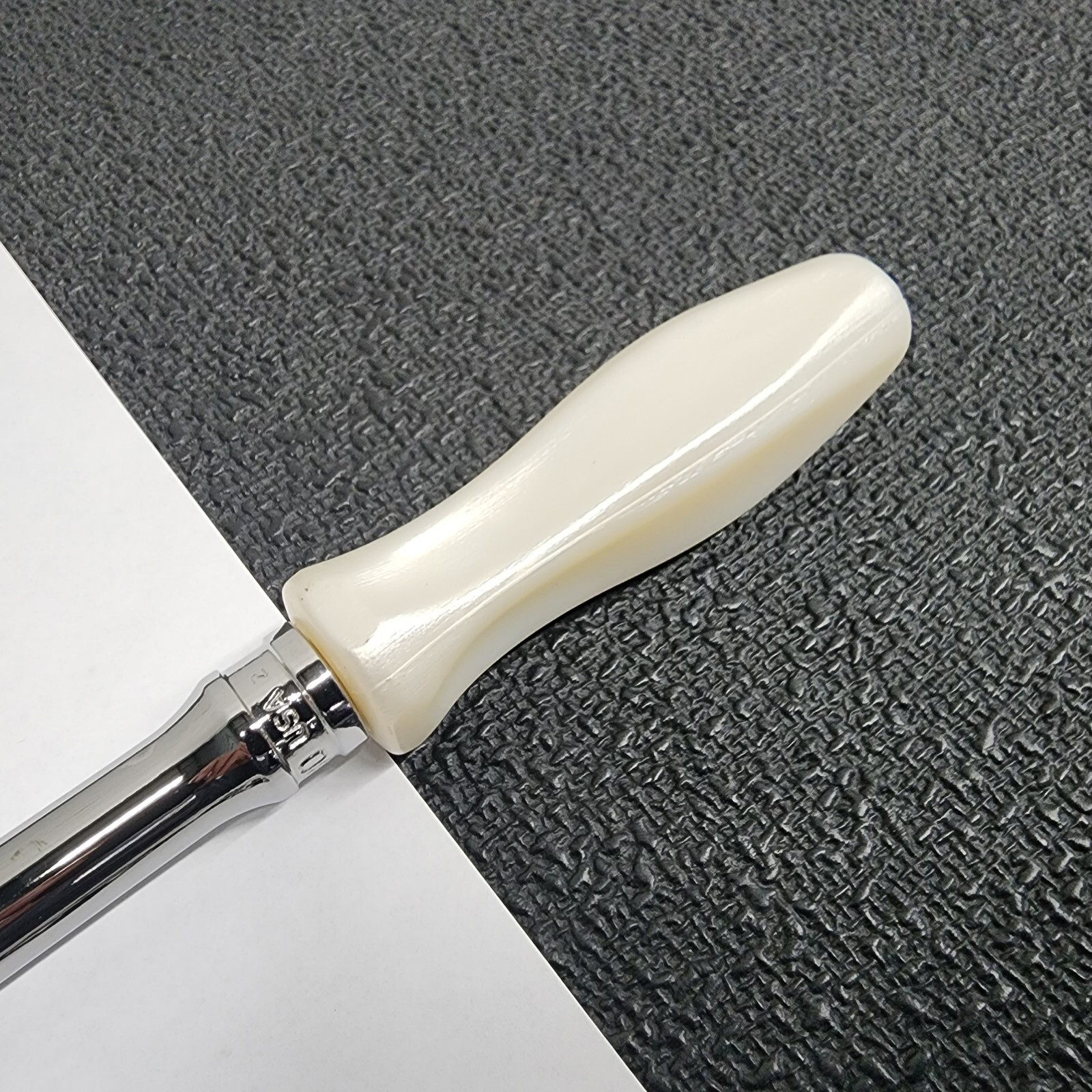 Snap-on Tools NEW PEARL WHITE 3/8″ Drive Hard Extra-Long Fixed Ratchet FHLLD80PW