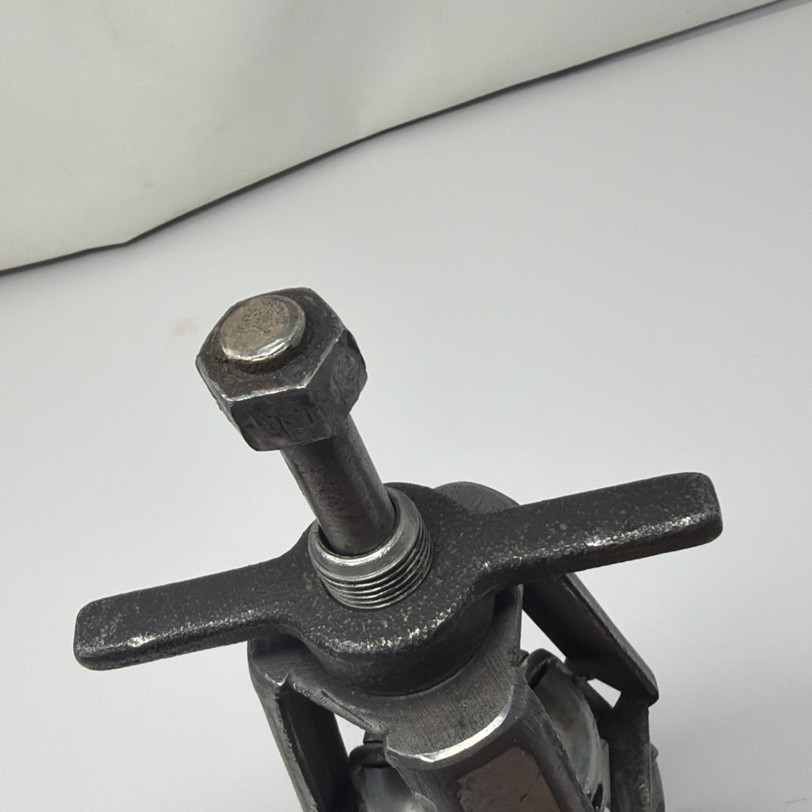 Caged 3 Jaw Gear Bearing Puller Not Tested