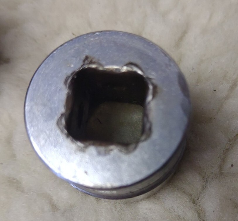 2-Snap On 1/2″ Drive 15/16″ Shallow 6pt +12pt Sockets TW301 and sw301