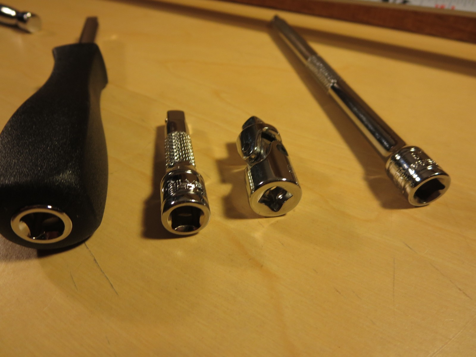 MATCO SILVER EAGLE 1/4″ DRIVE 5-PC Ratchet ,extensions , spinner and universal