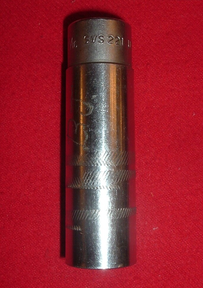 VINTAGE SNAP-ON TOOLS #SVS221-1/2″ DR, 12 PT SAE 11/16″ FLANK DR DEEP SOCKET-USA