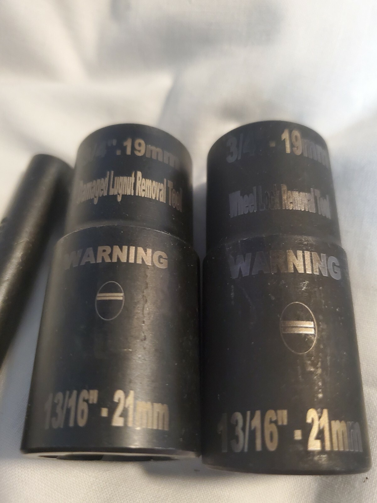 LTI LT-4300, 3 Pc. Twist Socket Lug Nut Removal 1/2″ Dr. 3/4″-19mm, 13/16″ -21mm