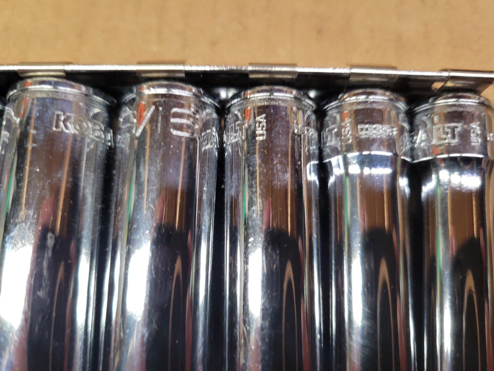 First Generation Kobalt 3/8″ Drive 8-Piece SAE 12-Point Socket Set 3/8-13/16″
