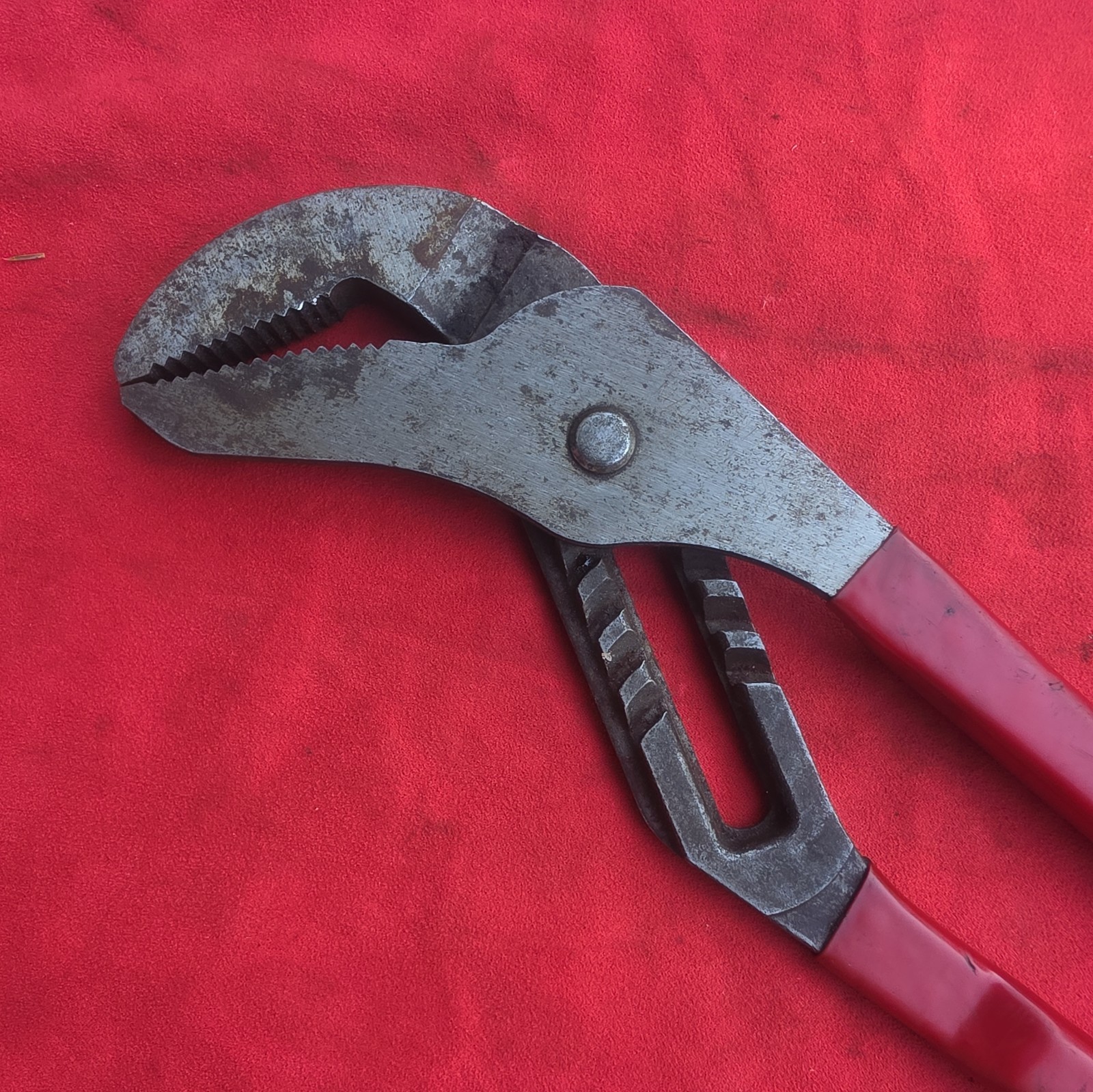 BLUE POINT CHN460 ADJUSTABLE JOINT PLIERS 16″ SERRATED T&G SLIP GRIPS Snap On