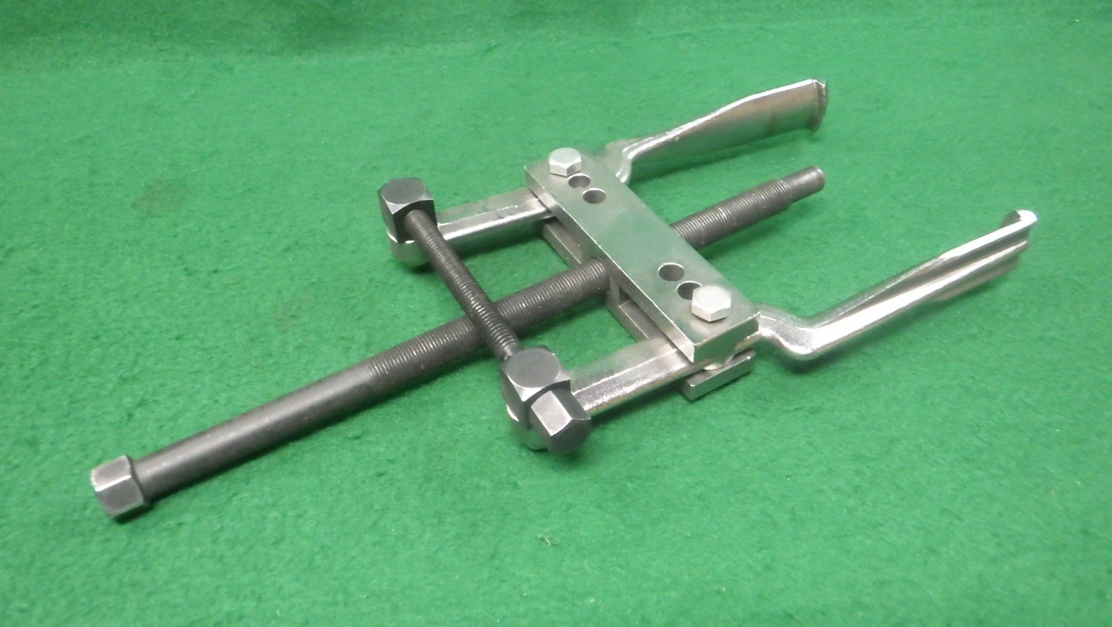 OTC 1152 2 Jaw Puller 1-1/2 To 6” Spread 4” Reach Bearing-Hub-Pulley