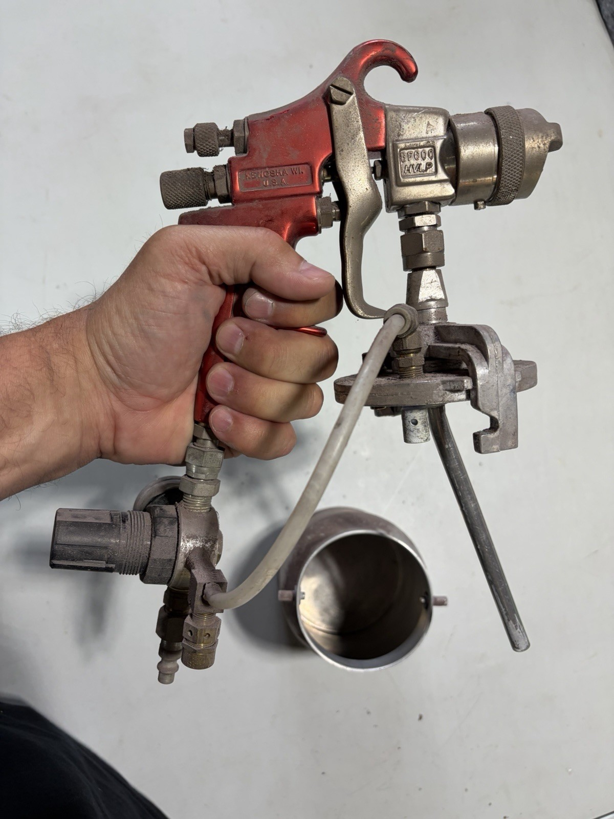 Snap On Tools USA BF600 Red HVLP Paint Spray Gun w/gauge & BF601 Cup *untested*