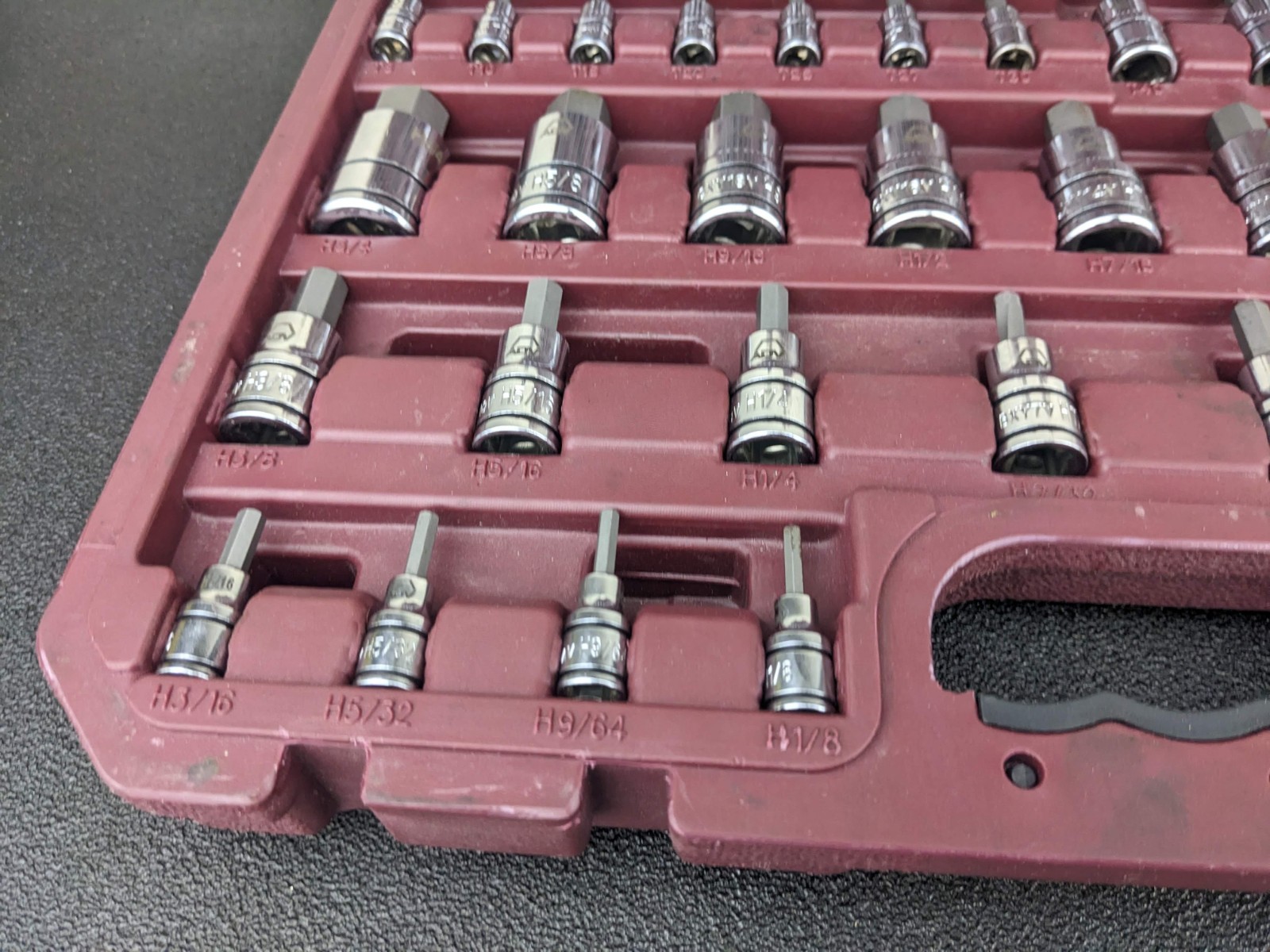 #bo052 Matco Tools 75 Piece Master ADV Hex/Torx Bit Socket Set Model SBS75VA