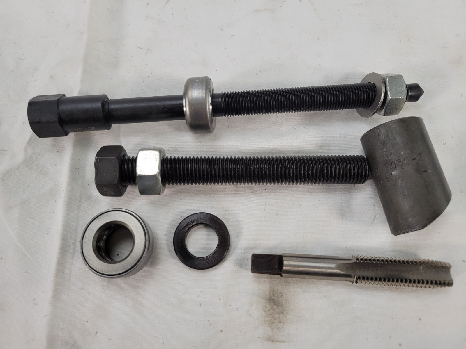 MILLER TOOL 9050A SLEEVE REMOVER INSTALLER & FORCING SCREW SET