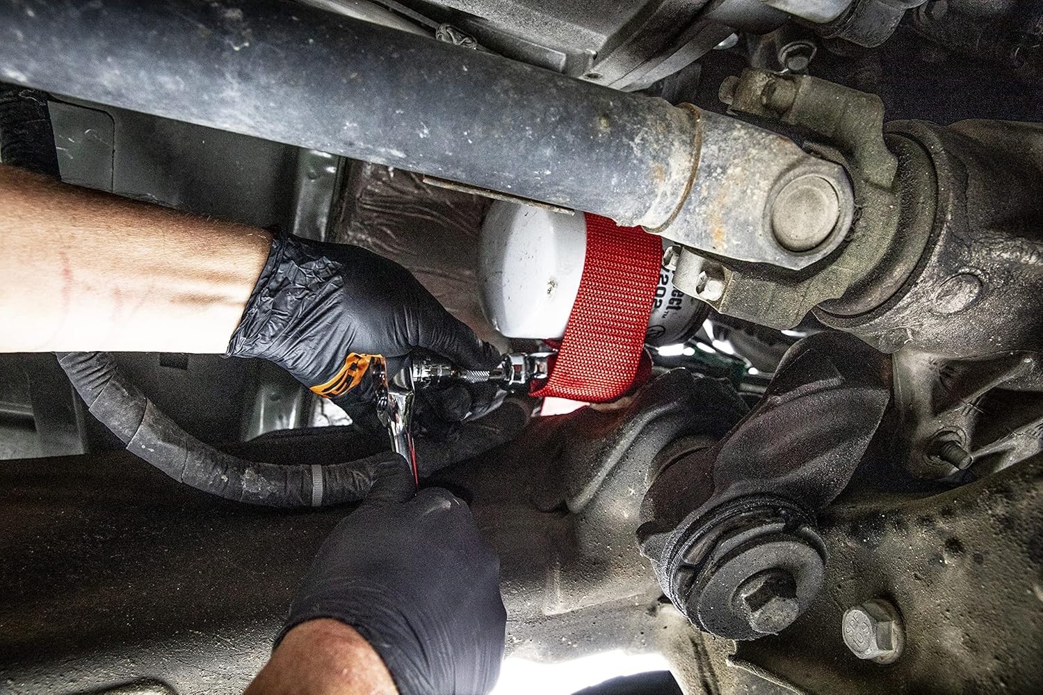 Efficient 32-Inch Heavy-Duty Oil Filter Wrench – Ideal for Trucks & Tractors