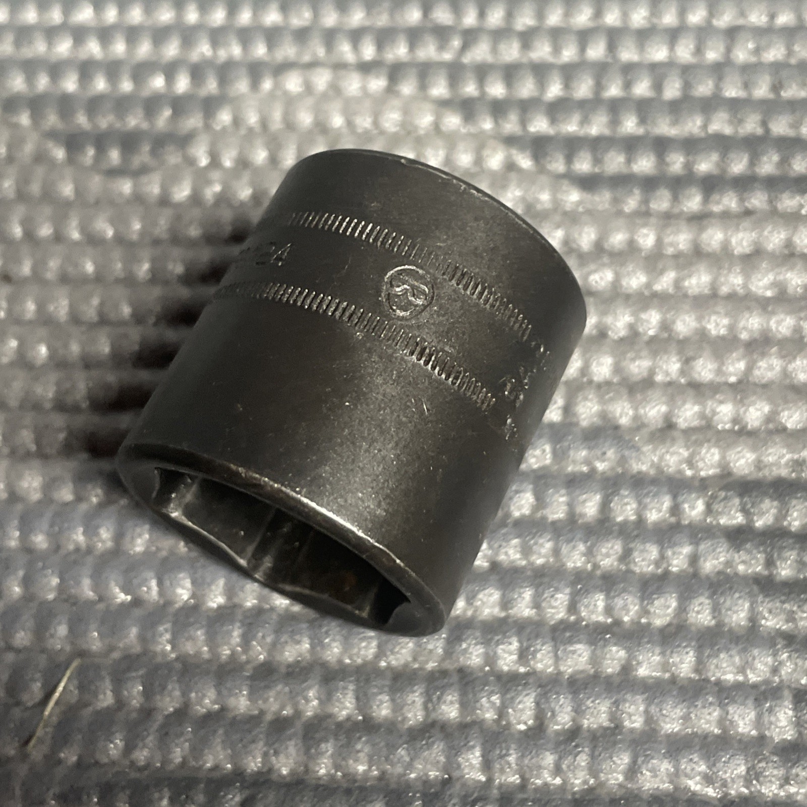 Snap-On 3/8″ Drive 6-Point Metric 24 mm shallow Impact Socket IMFM24