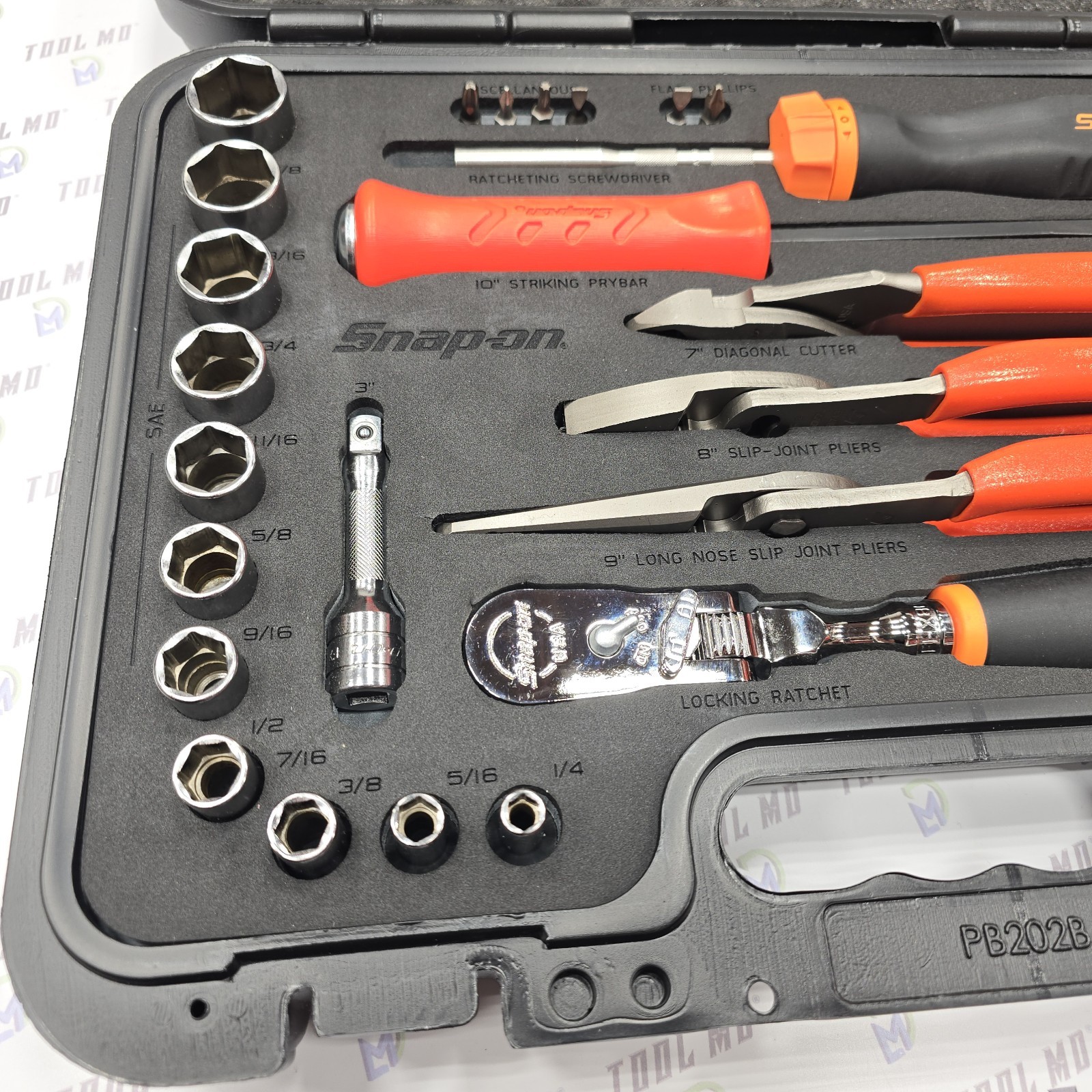 Snap-on Tools NEW 33Pc 3/8″ Drive Metric & SAE Assorted Service Set 233FSMBFO