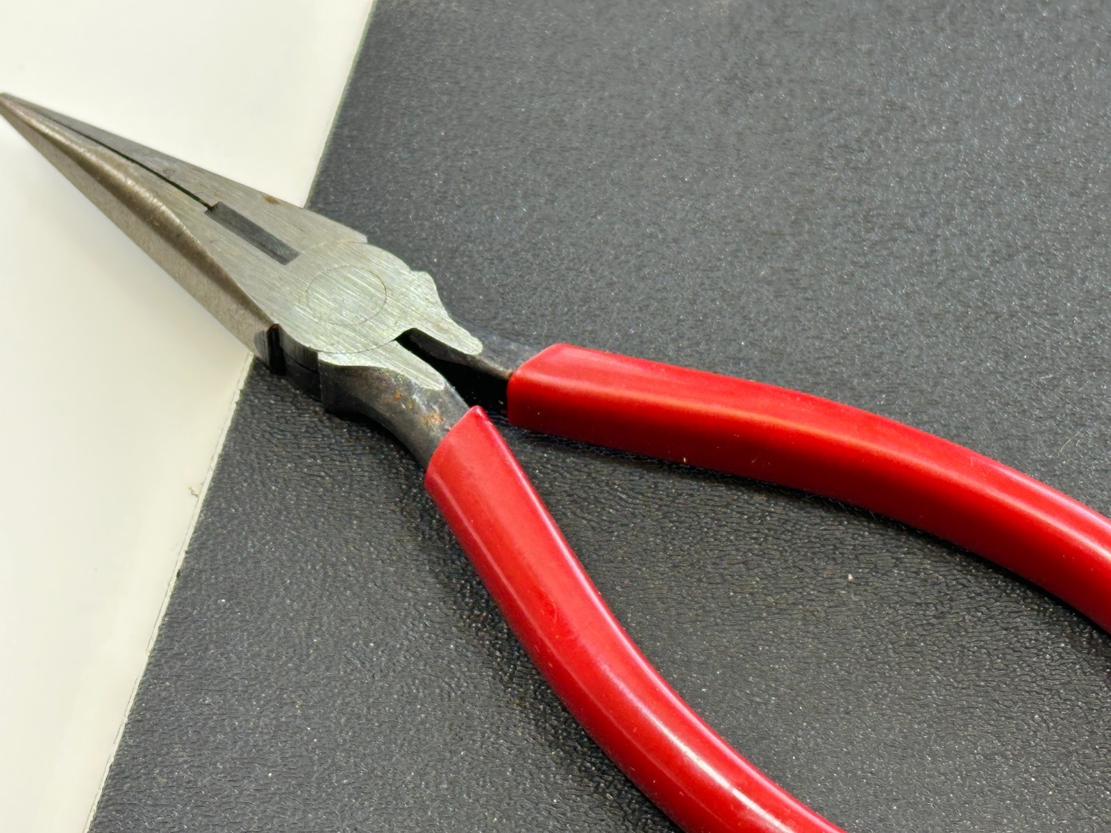 🇺🇸 CHALLENGER by Proto USA 3050G Needle Nose Pliers w/ Cutter, Red Grip, ~7″