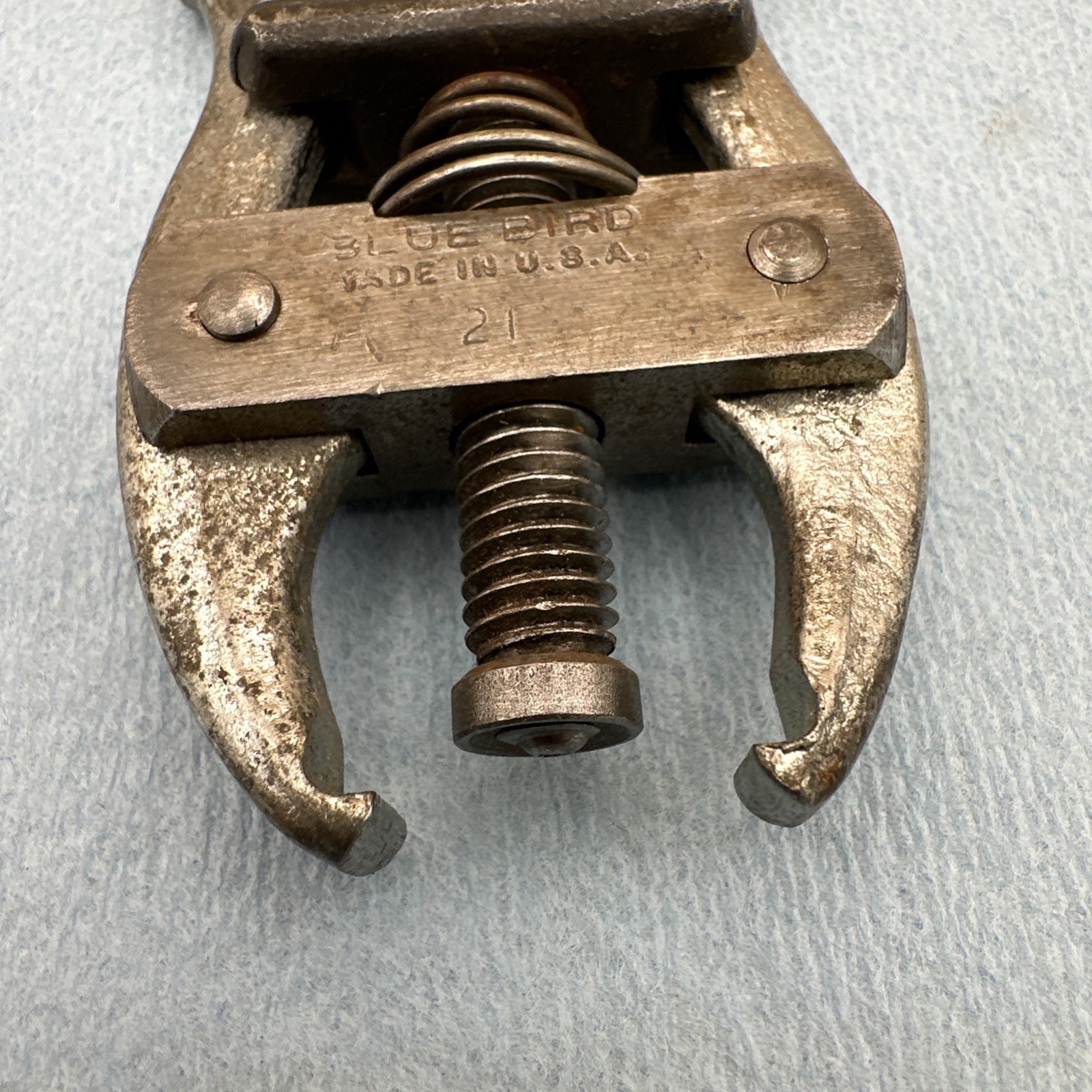 Blue Bird No. 21 Spring Loaded Battery Terminal Puller USA