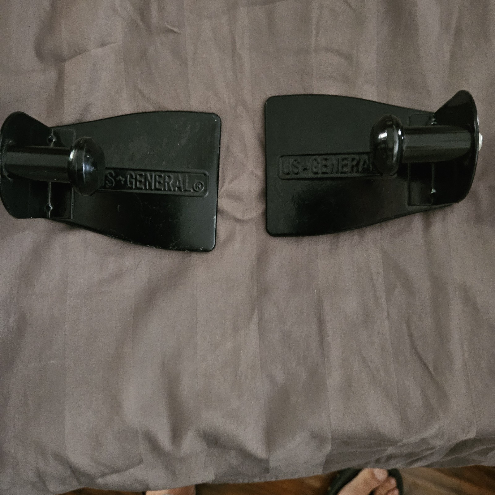 US General Black Tool Box Paper Towel Holder Hooks Magnetic Garage Man Cave
